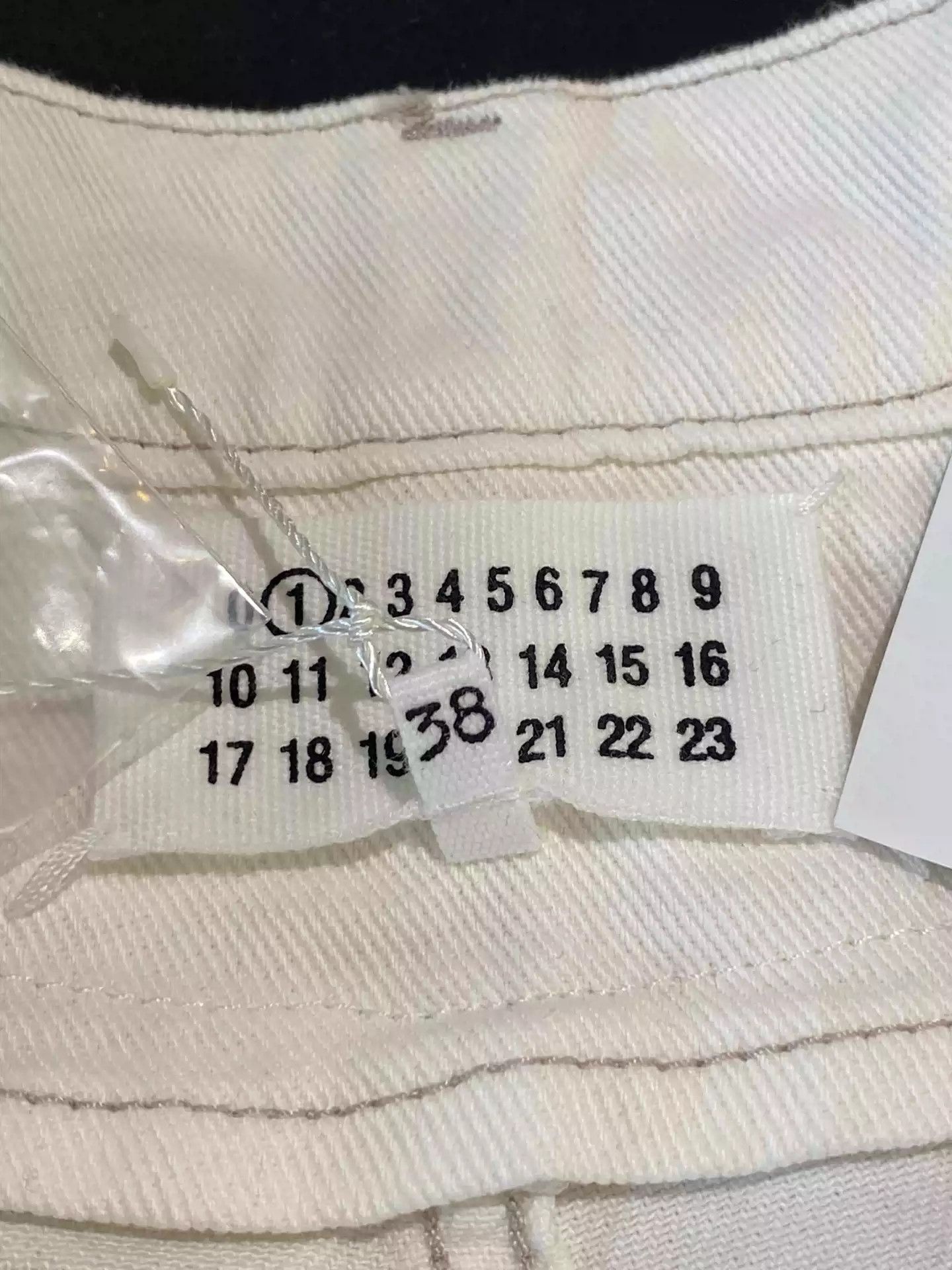 Maison Margiela Maison Margiela white obvious jeans Size US 38 / EU 54 - 5 Thumbnail