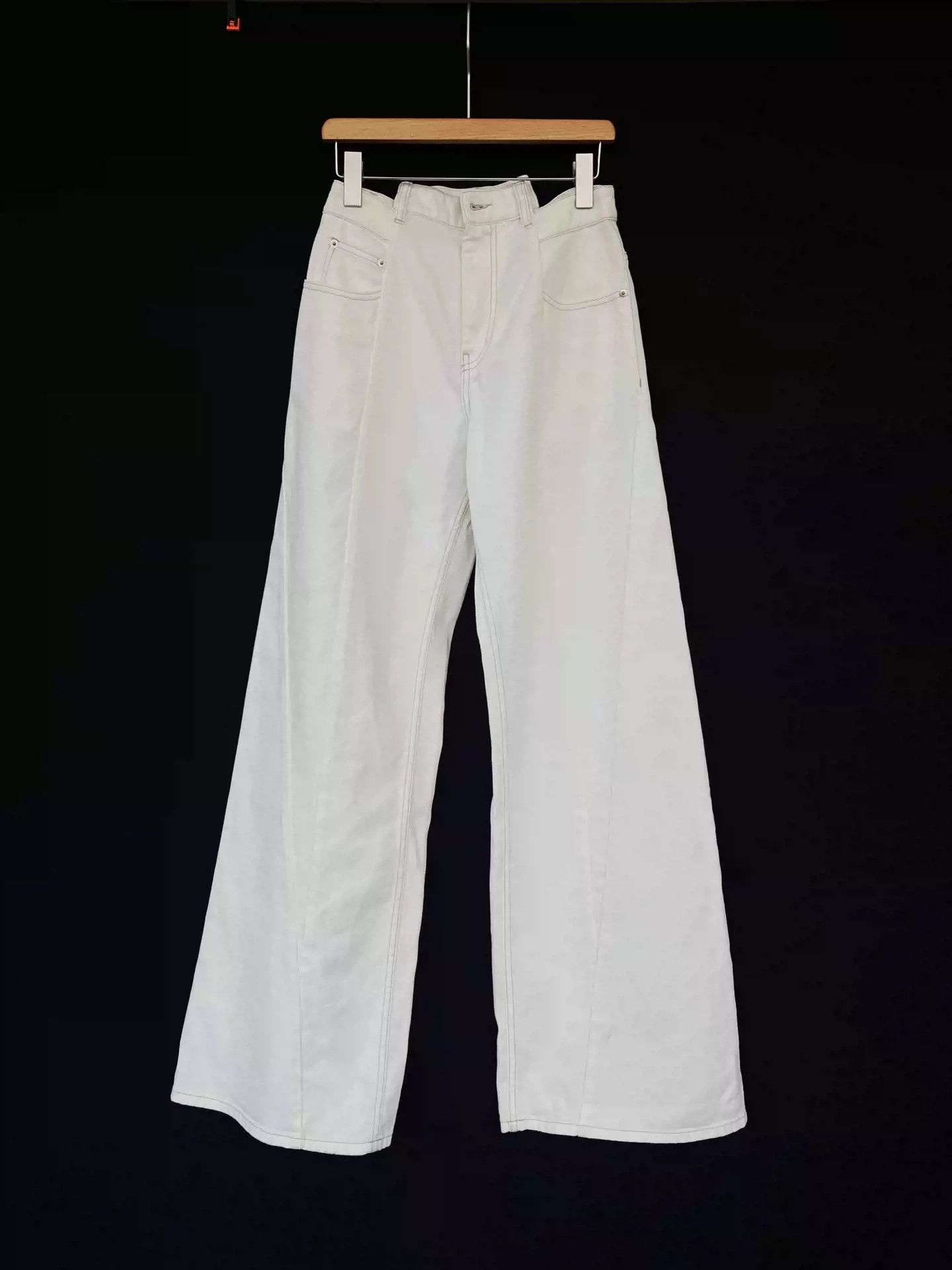 Maison Margiela Maison Margiela white obvious jeans Size US 38 / EU 54 - 1 Thumbnail