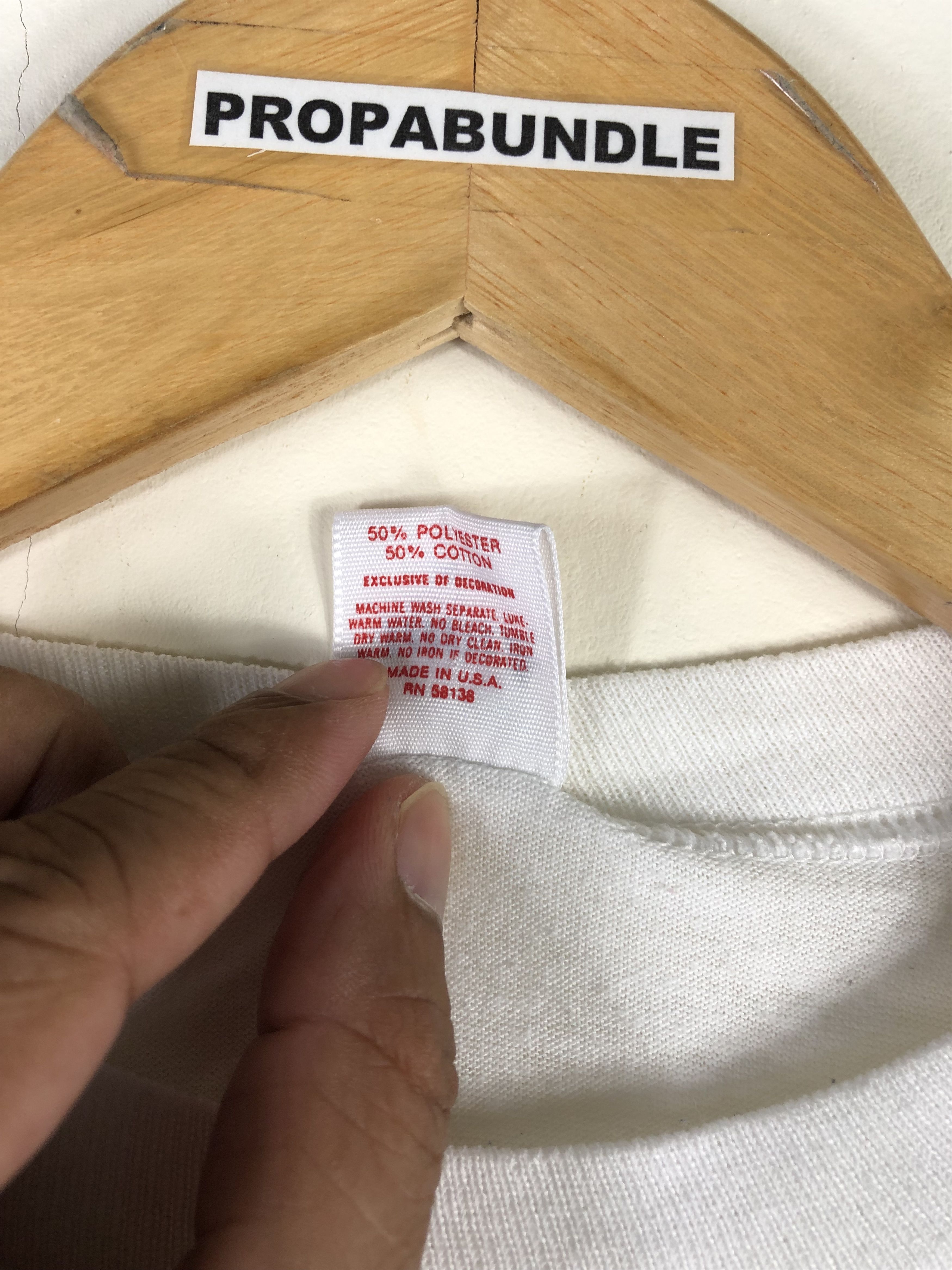 Vintage Vintage Switzerland Tshirt Size US L / EU 52-54 / 3 - 4 Thumbnail