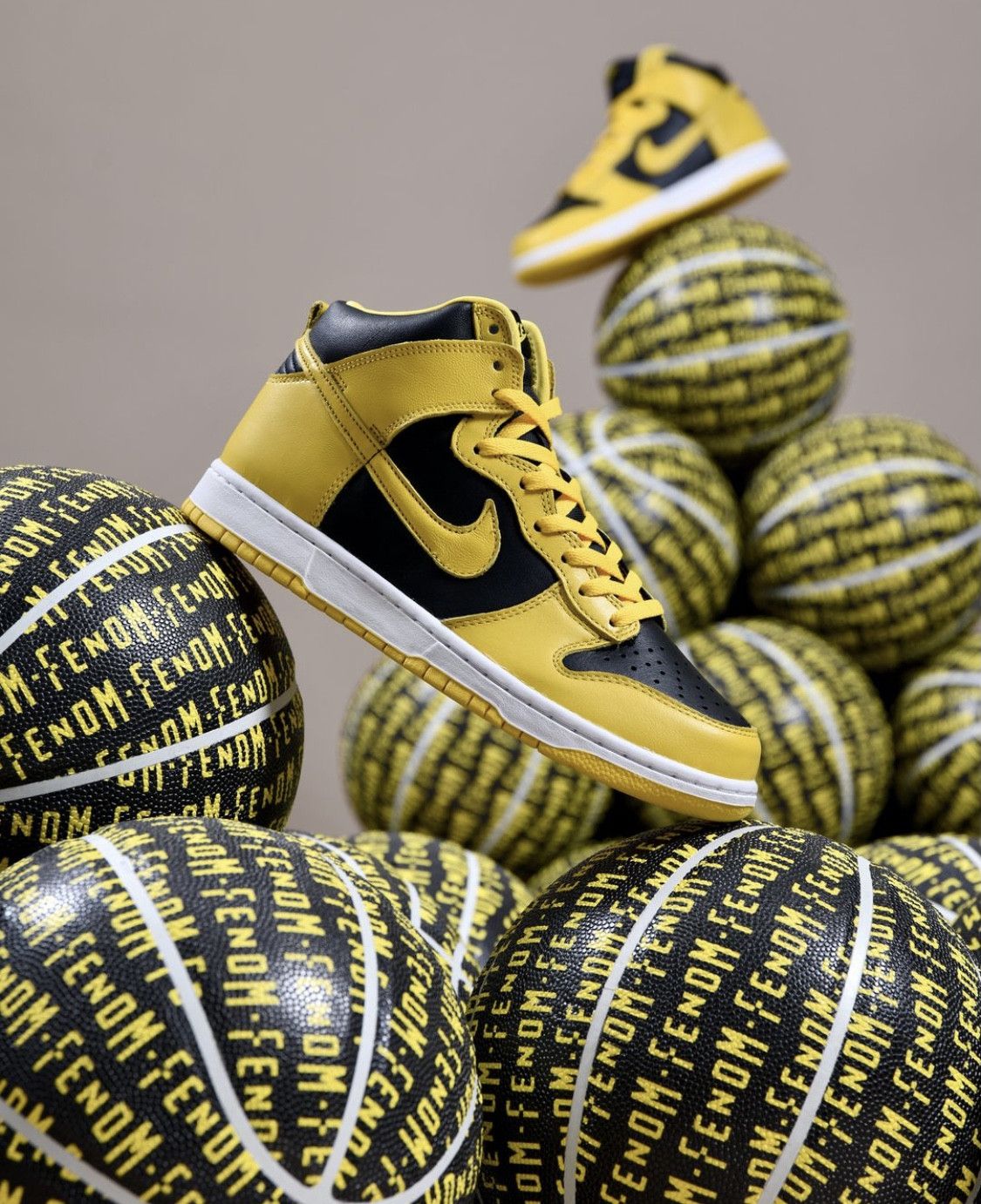Nike Dunk Hi SP - Varsity Maize Size US 10 / EU 43 - 5 Thumbnail