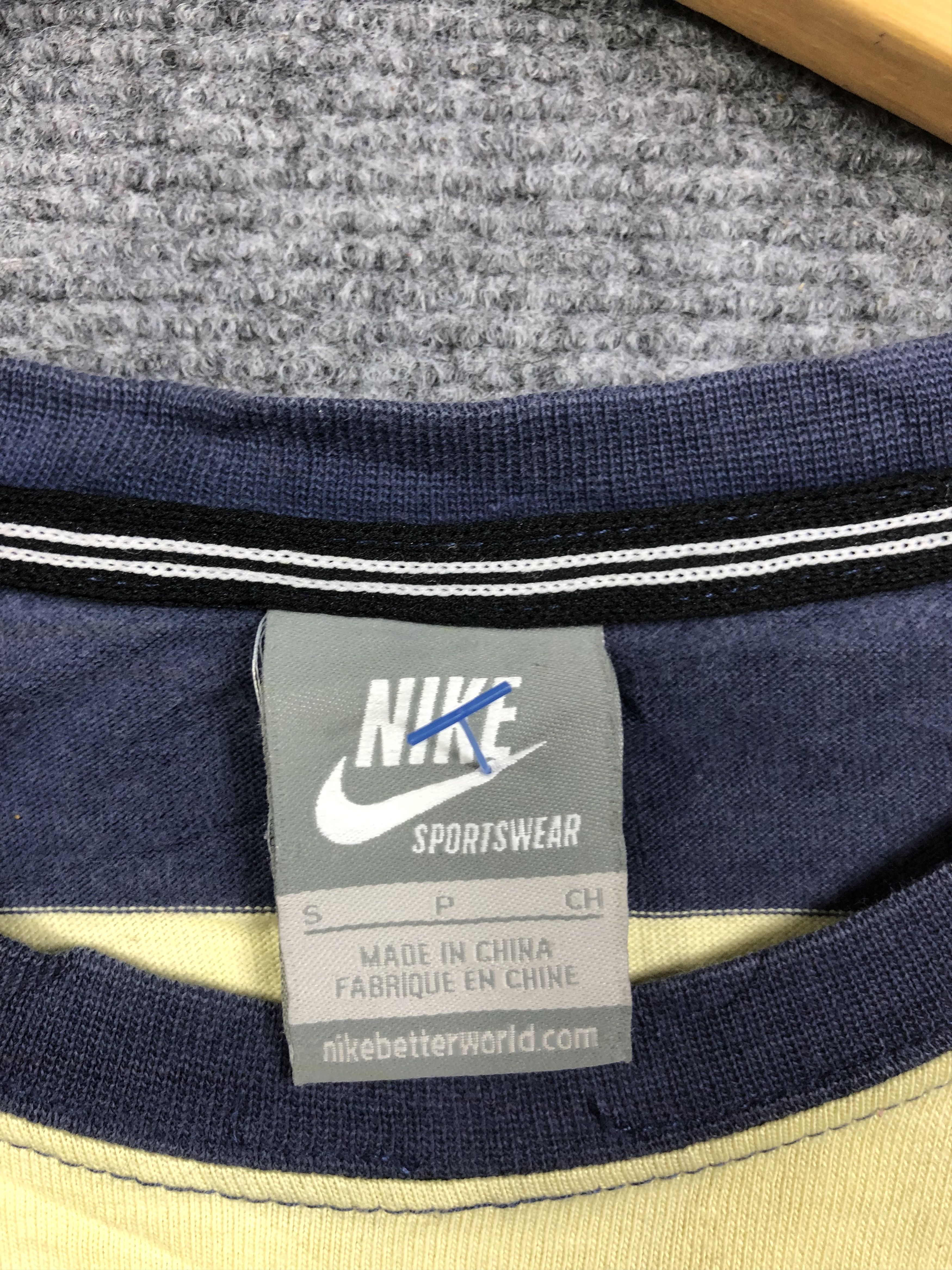 Nike Nike Sportwear Stripe Tshirt Size US S / EU 44-46 / 1 - 3 Thumbnail