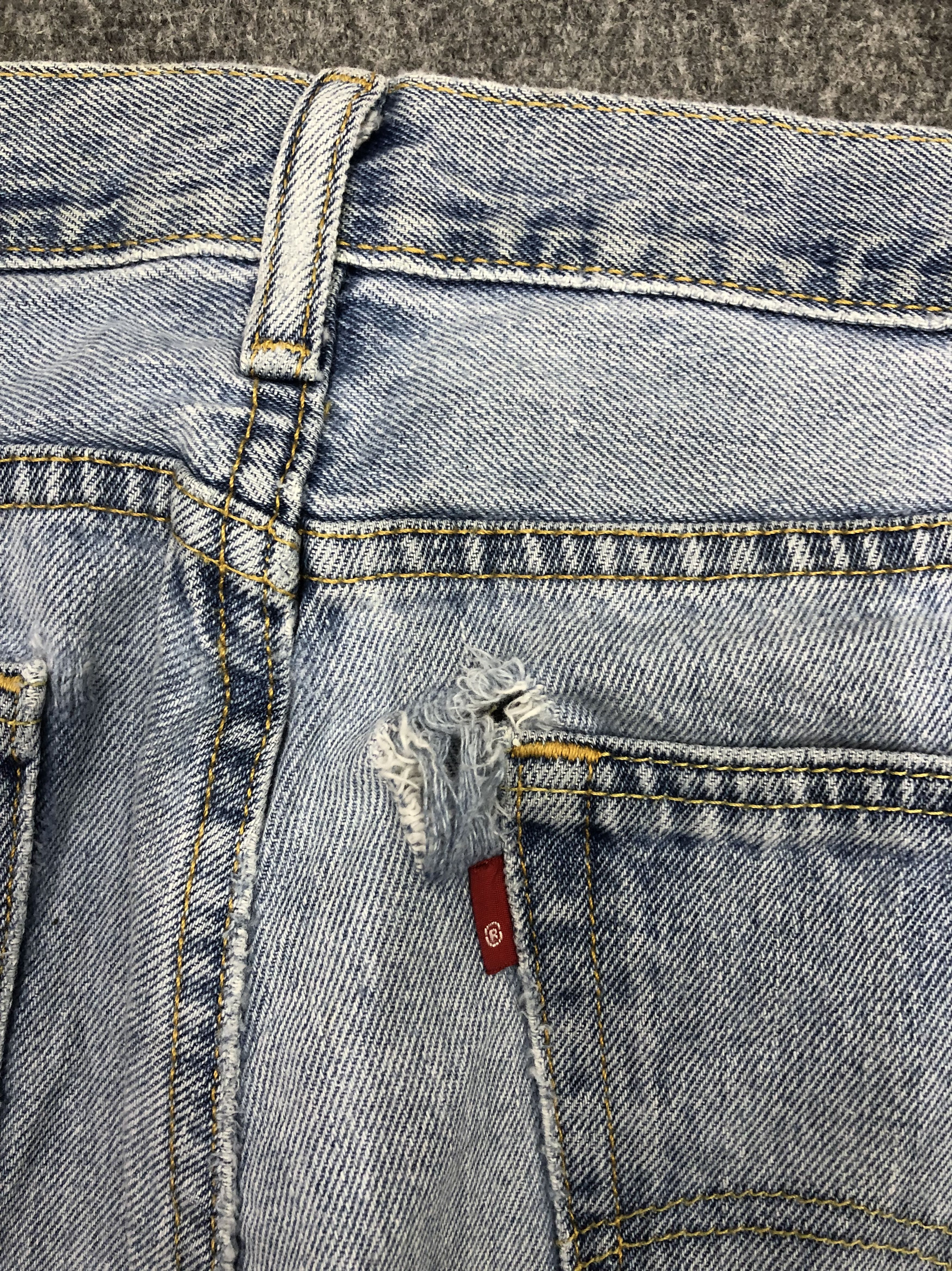 Levi's Vintage Levis 505 Light Wash Jeans DP1124 Size US 36 / EU 52 - 8 Thumbnail