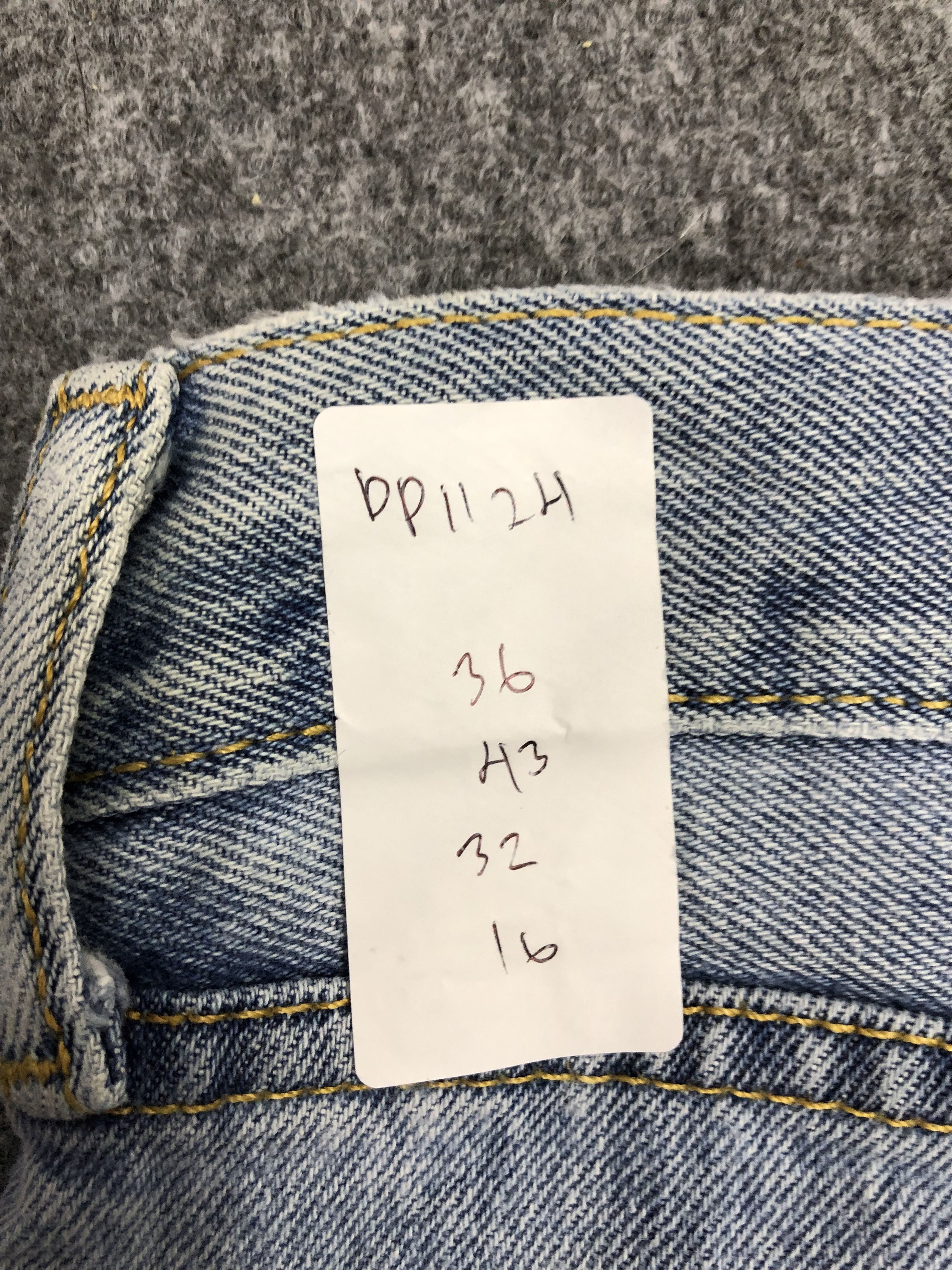 Levi's Vintage Levis 505 Light Wash Jeans DP1124 Size US 36 / EU 52 - 17 Thumbnail