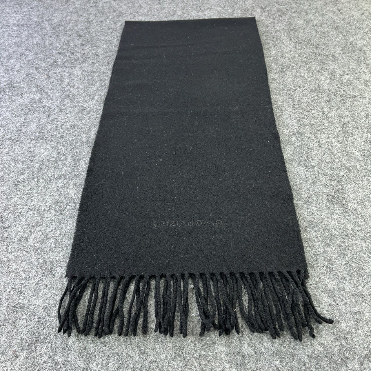 Krizia Uomo Scarf / Muffler / Neckwear T606