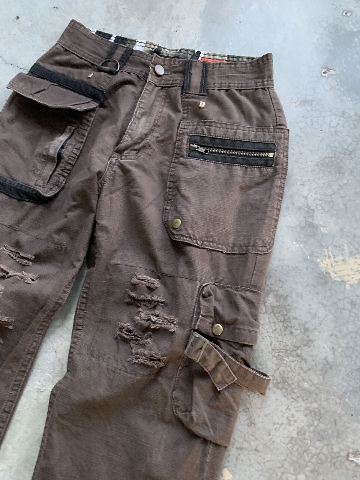 Japanese Brand JapaneseBrand One Distressed Multipocket Bondage Cargo Pant Size US 29 - 3 Thumbnail