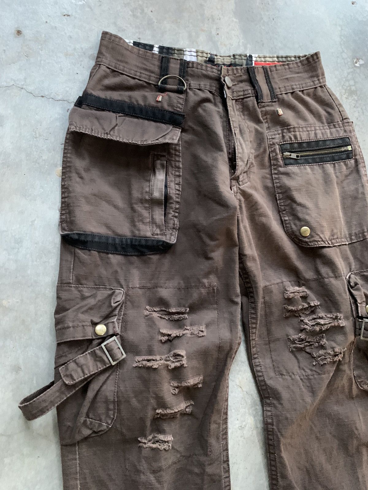 Japanese Brand JapaneseBrand One Distressed Multipocket Bondage Cargo Pant Size US 29 - 4 Thumbnail