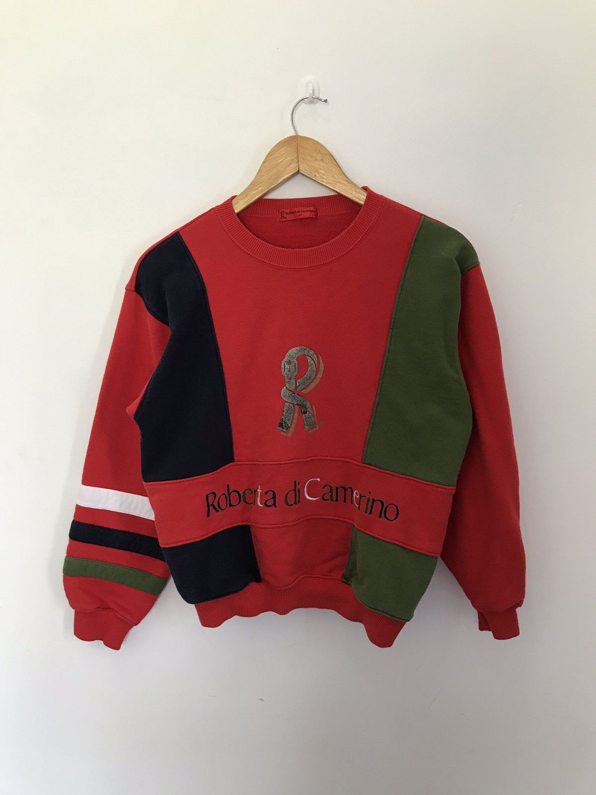 Roberta di Camerino Vintage Roberta De Camerino Sweatshirt Nice Design Size US S / EU 44-46 / 1 - 1 Thumbnail