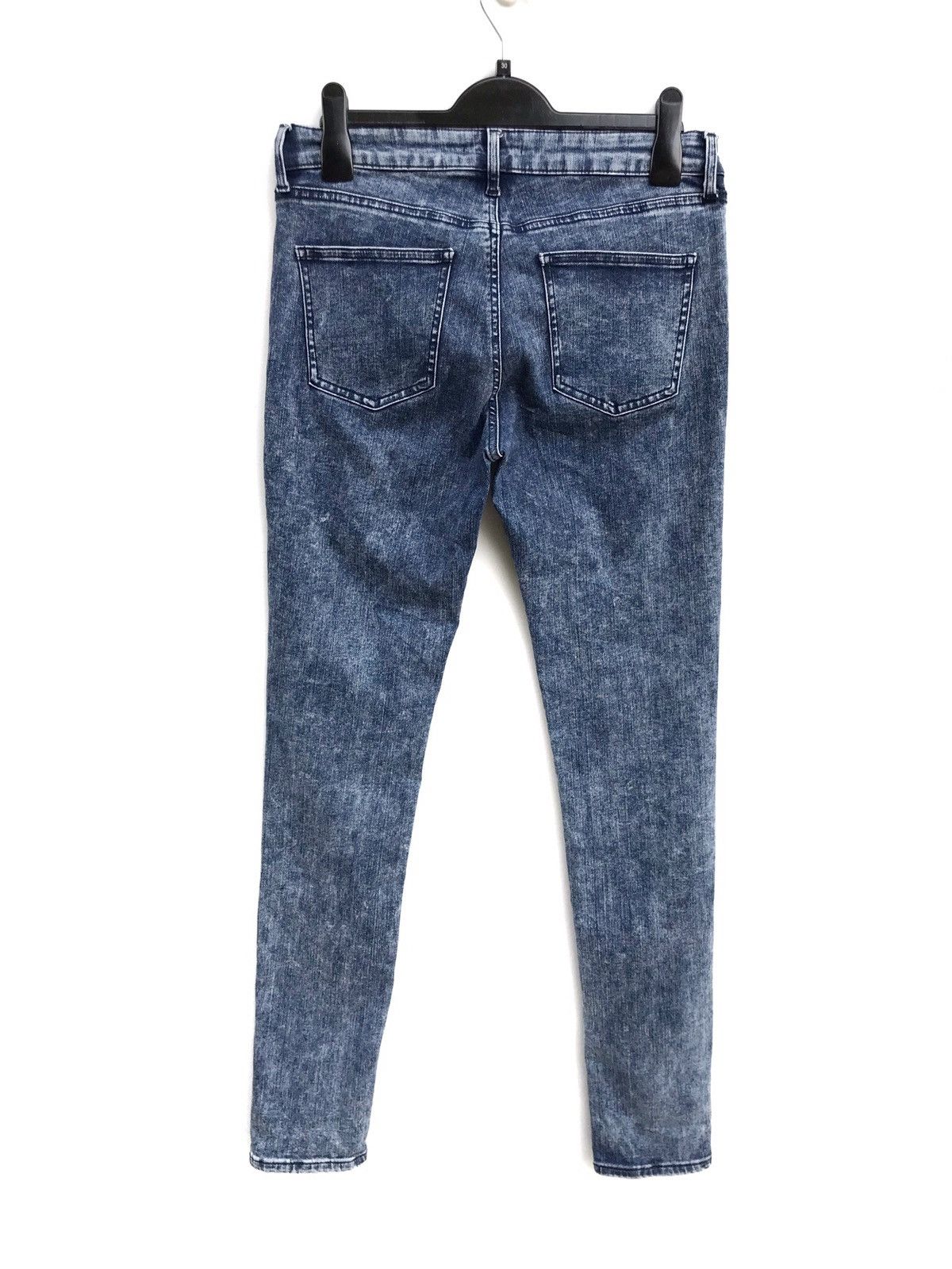 Uniqlo Uniqlo Acid Wash Skinny Tapered Middle Rise Ultra Stretch Size US 28 / EU 44 - 2 Thumbnail