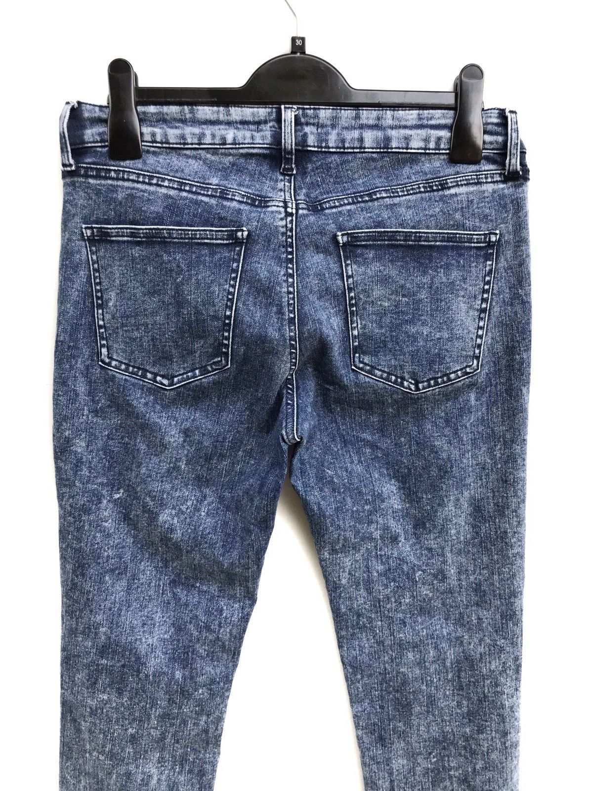 Uniqlo Uniqlo Acid Wash Skinny Tapered Middle Rise Ultra Stretch Size US 28 / EU 44 - 4 Thumbnail
