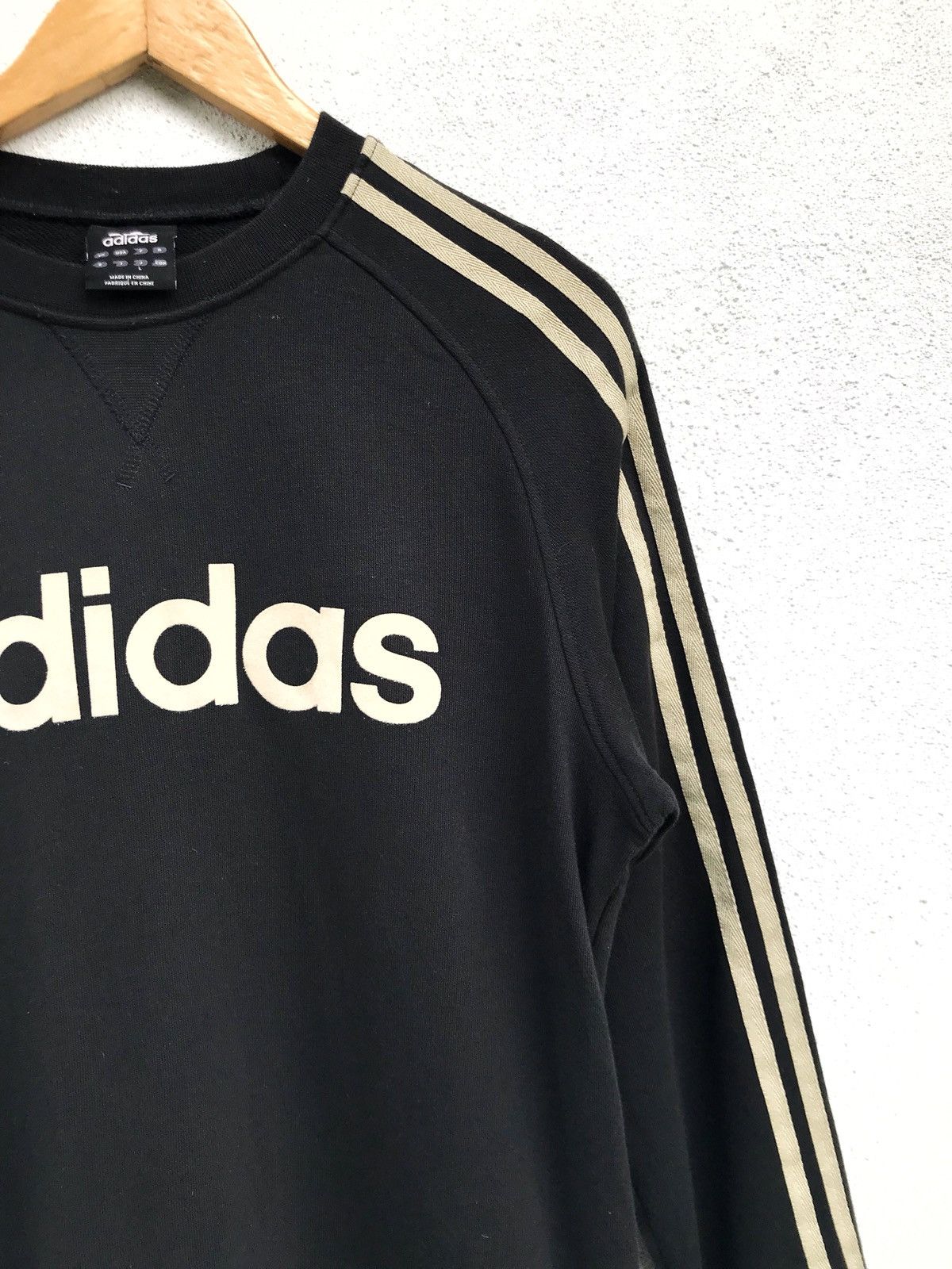 Adidas Adidas Big Logo Crewneck Sweatshirt Armpit 21”x27” Size US L / EU 52-54 / 3 - 5 Thumbnail