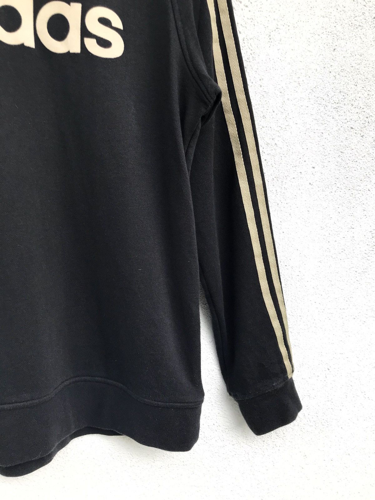 Adidas Adidas Big Logo Crewneck Sweatshirt Armpit 21”x27” Size US L / EU 52-54 / 3 - 6 Thumbnail