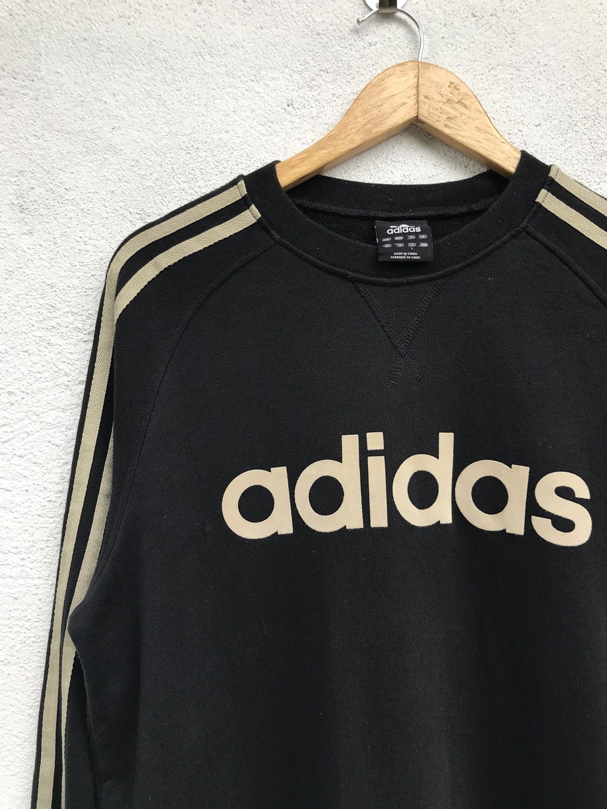 Adidas Adidas Big Logo Crewneck Sweatshirt Armpit 21”x27” Size US L / EU 52-54 / 3 - 4 Thumbnail