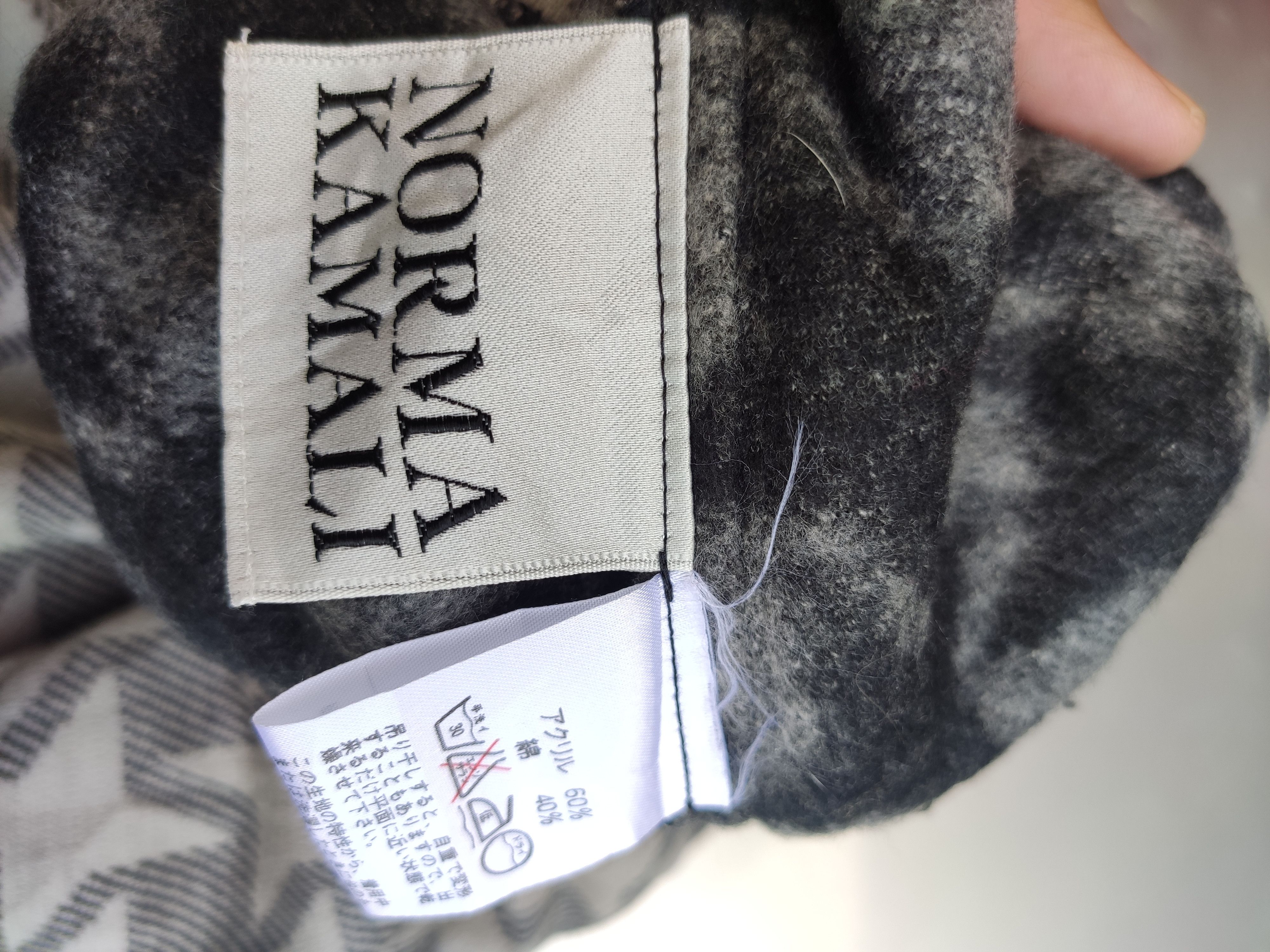 Designer Vintage Designer Norma Kamali Grey Skirt full print Size 29" - 4 Thumbnail