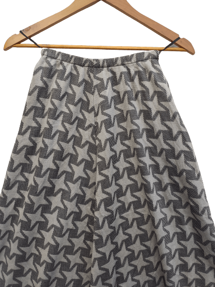 Designer Vintage Designer Norma Kamali Grey Skirt full print Size 29" - 2 Thumbnail