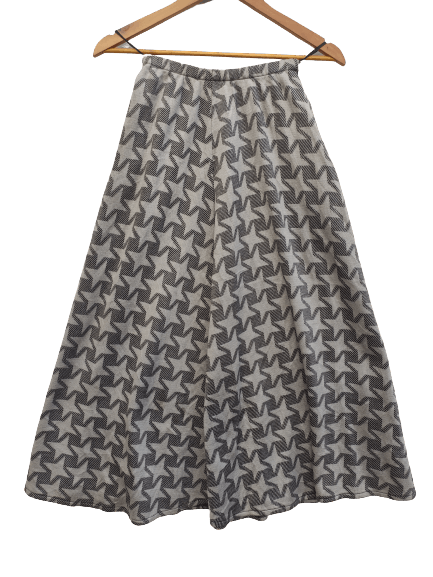 Designer Vintage Designer Norma Kamali Grey Skirt full print Size 29" - 1 Thumbnail