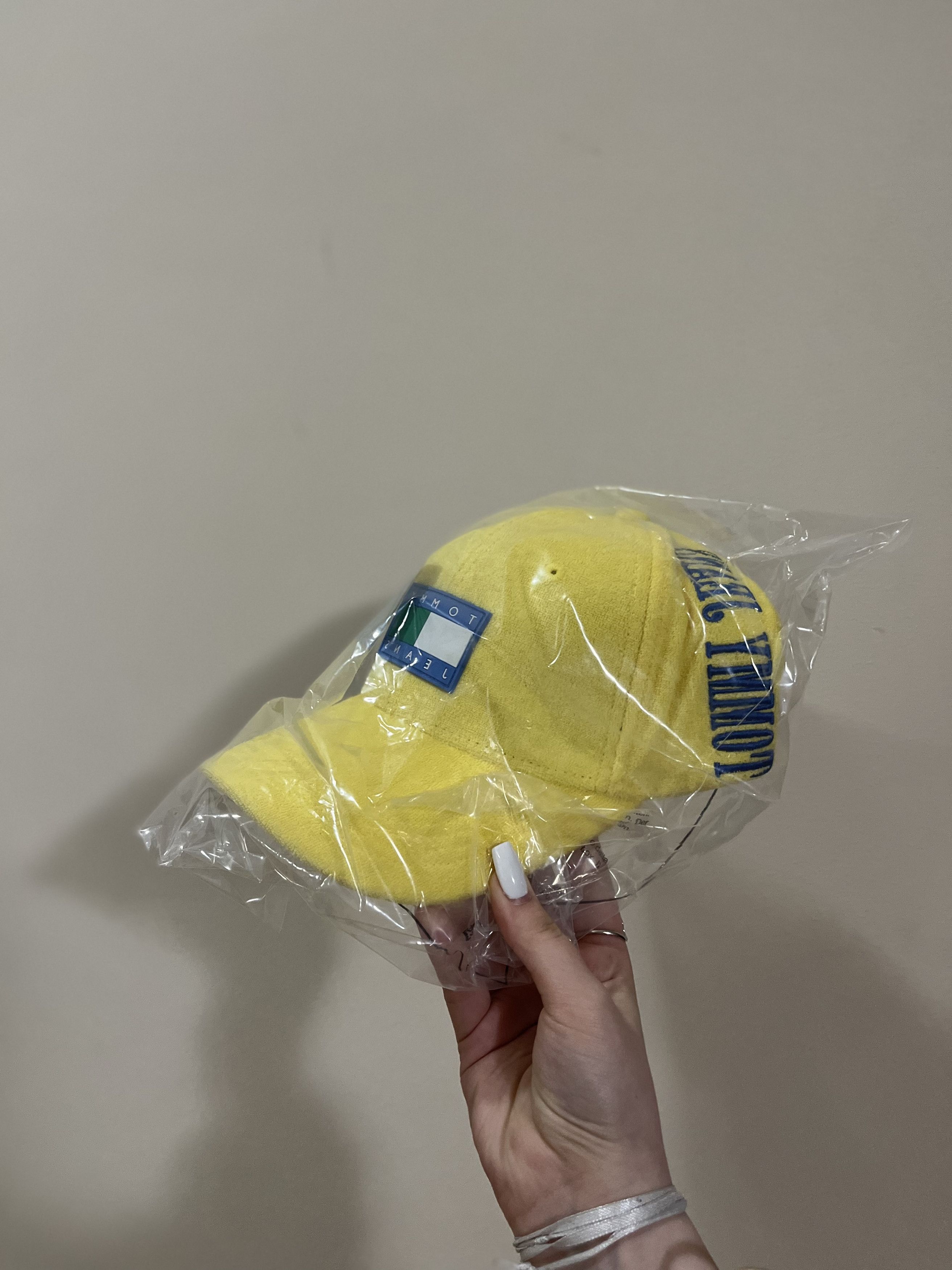 Tommy Hilfiger Tommy Hilfiger Yellow unisex cap Size ONE SIZE - 3 Thumbnail