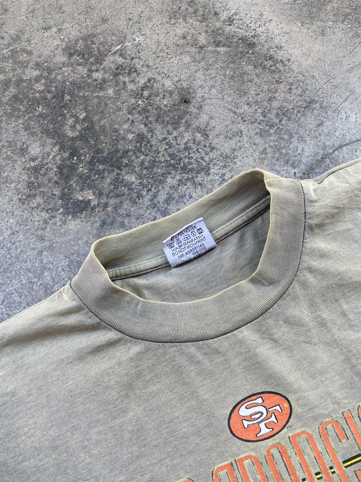 Vintage Vintage San Francisco 49’Ers Nfl Distressed Tees Size US M / EU 48-50 / 2 - 5 Thumbnail