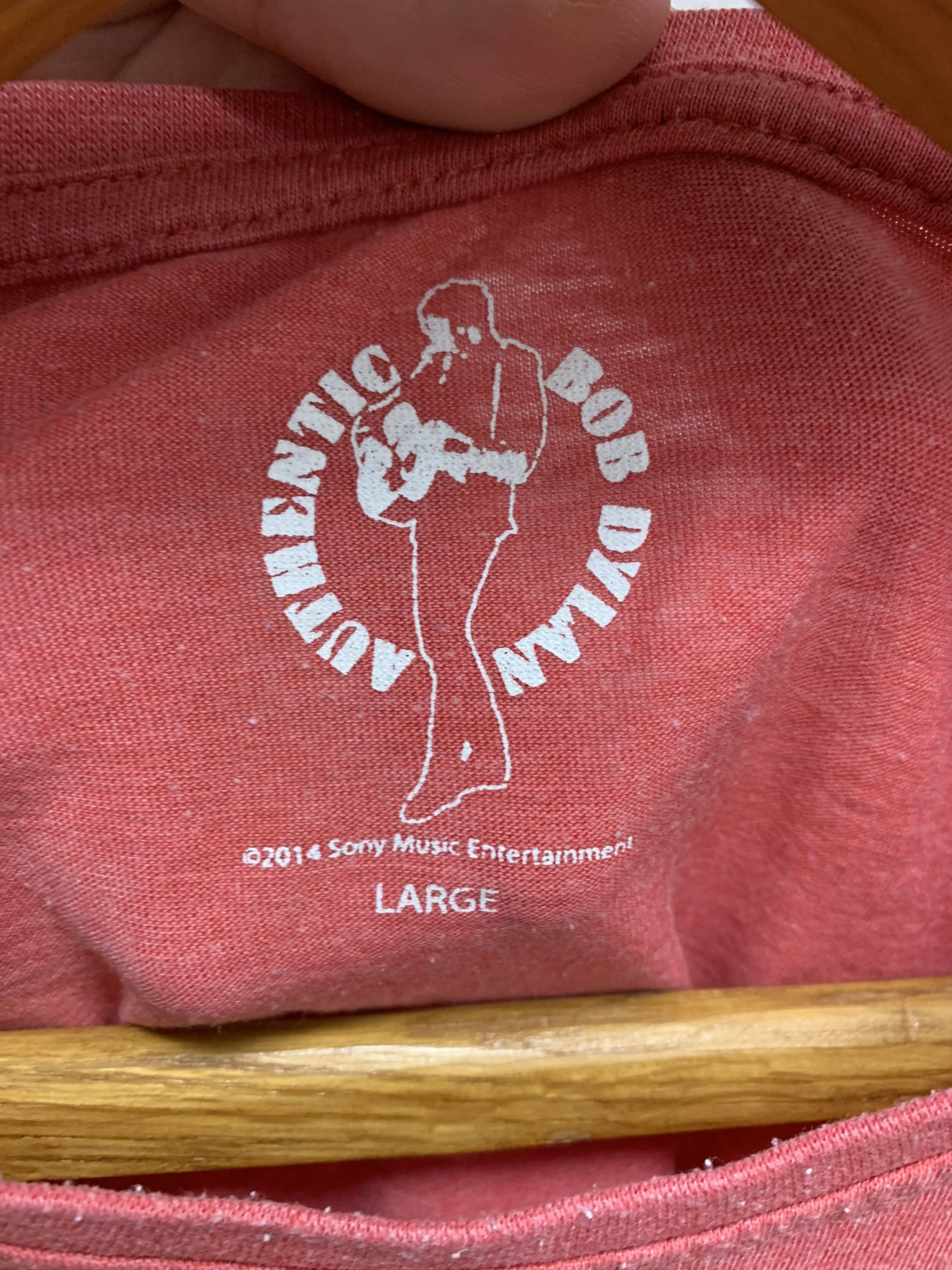 Band Tees Bob Dylan 2014 big logo pink rock t-shirt L Size US L / EU 52-54 / 3 - 4 Thumbnail