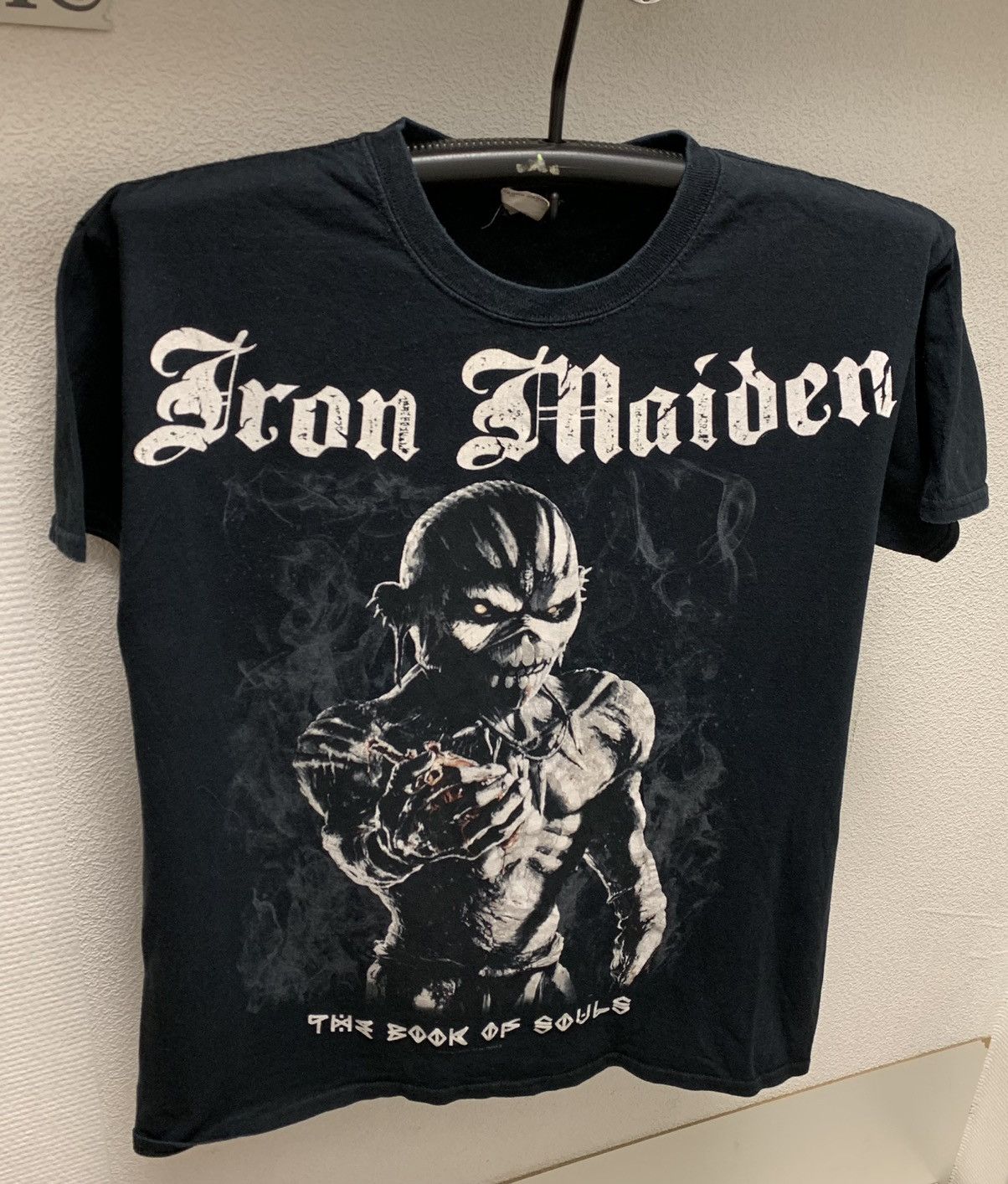 Iron Maiden Iron Maiden vintage rock band tee t-shirt book of souls L sz Size US L / EU 52-54 / 3 - 1 Thumbnail