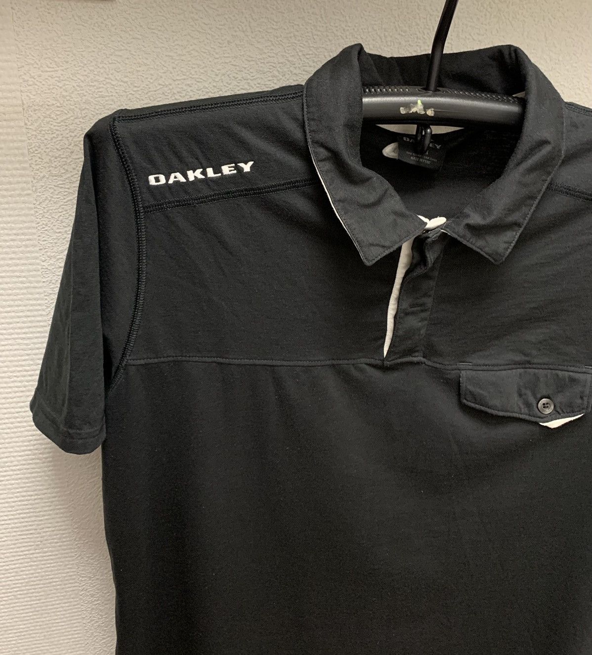 Oakley Oakley vintage black polo L streetwear Size US L / EU 52-54 / 3 - 2 Thumbnail
