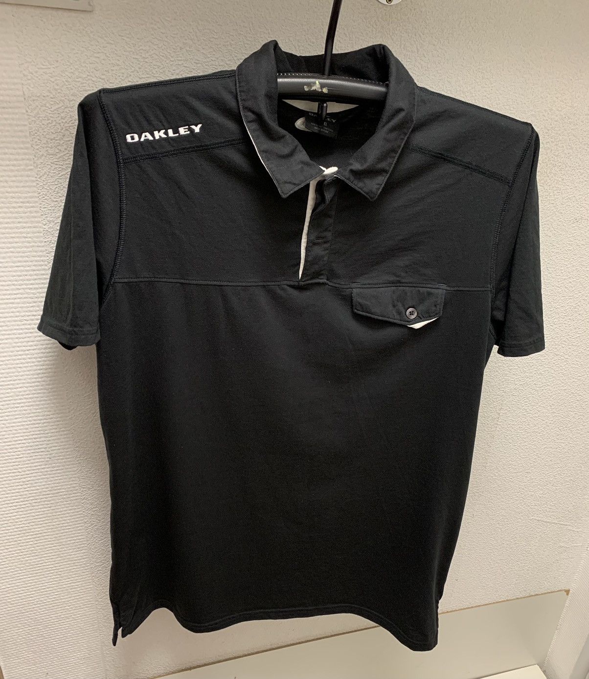Oakley Oakley vintage black polo L streetwear Size US L / EU 52-54 / 3 - 1 Thumbnail
