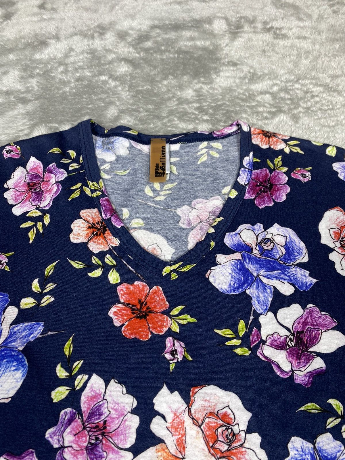 John Galliano John Galliano Flowers tee Size M / US 6-8 / IT 42-44 - 7 Thumbnail