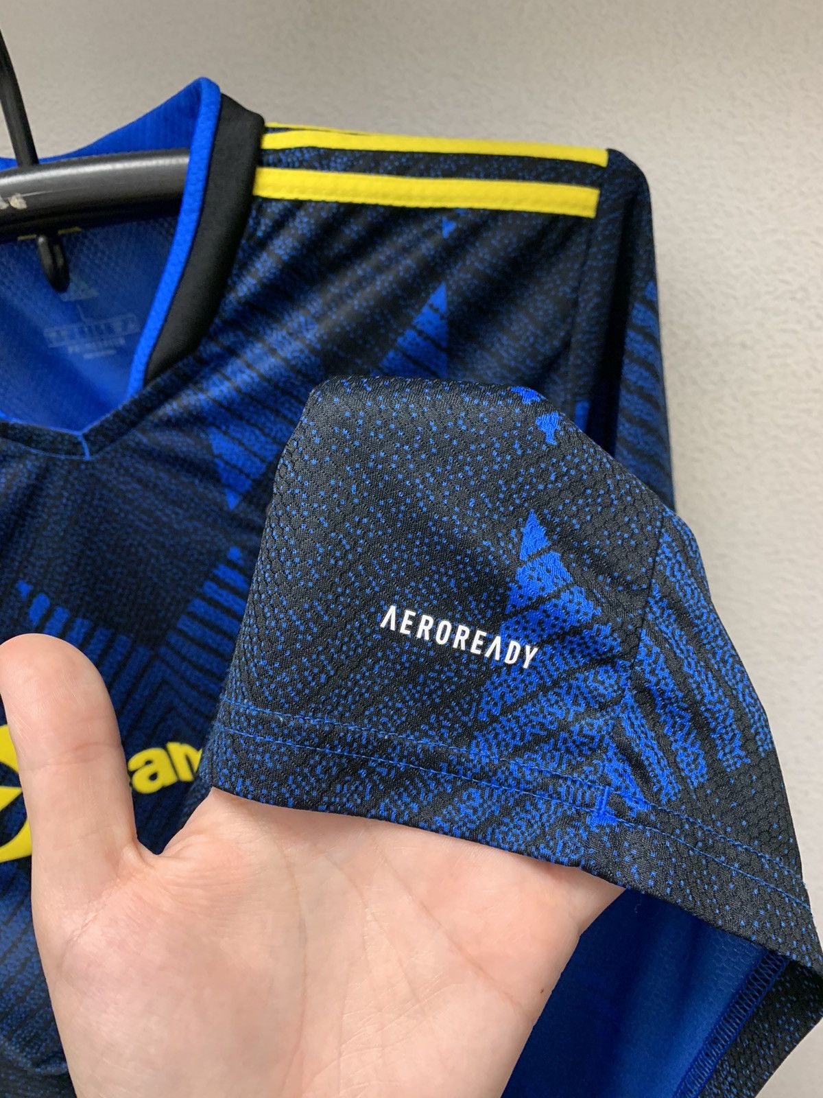 Adidas Manchester United adidas soccer jersey 2021 L teamviewer Size US L / EU 52-54 / 3 - 8 Thumbnail