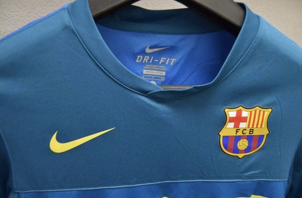 Nike Barcelona Nike soccer jersey longsleeve big logo S Size US S / EU 44-46 / 1 - 3 Thumbnail