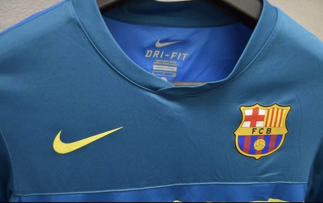 Nike Barcelona Nike soccer jersey longsleeve big logo S Size US S / EU 44-46 / 1 - 4 Thumbnail