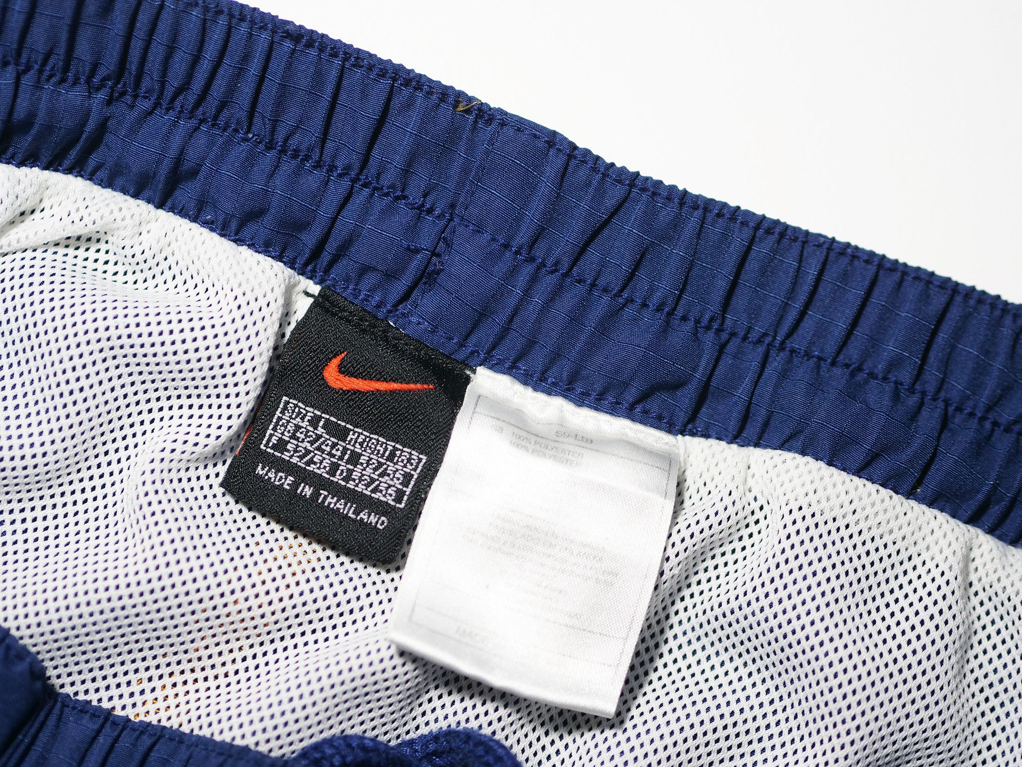 Nike Nike vintage 90s shorts Size US 34 / EU 50 - 6 Thumbnail
