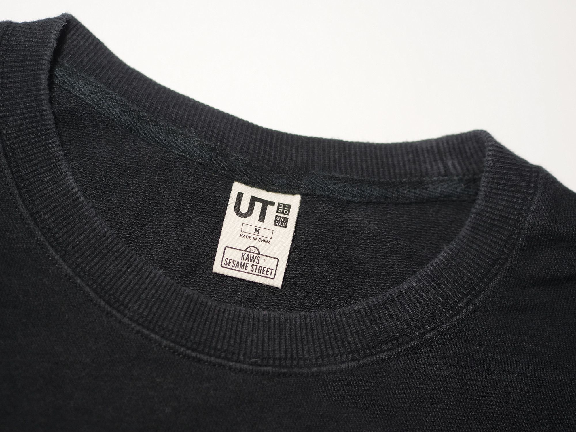 Kaws × Uniqlo Uniqlo X Kaws Sesame Street sweatshirt Size US M / EU 48-50 / 2 - 3 Thumbnail