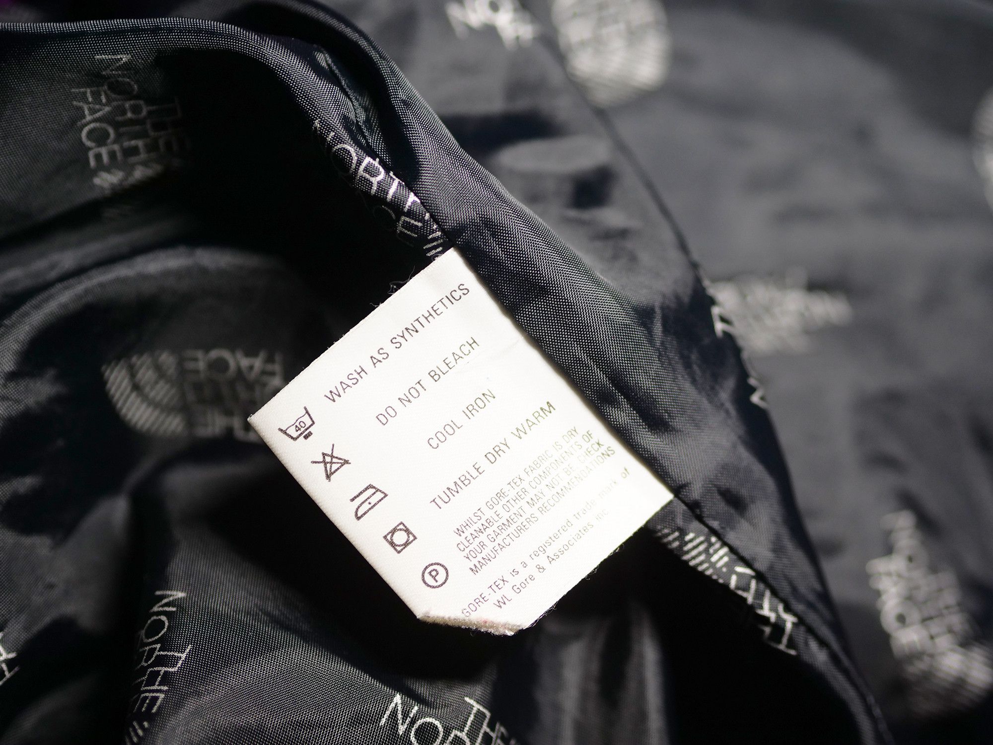 The North Face The North Face vintage 90s gore-tex jacket Size US S / EU 44-46 / 1 - 8 Thumbnail