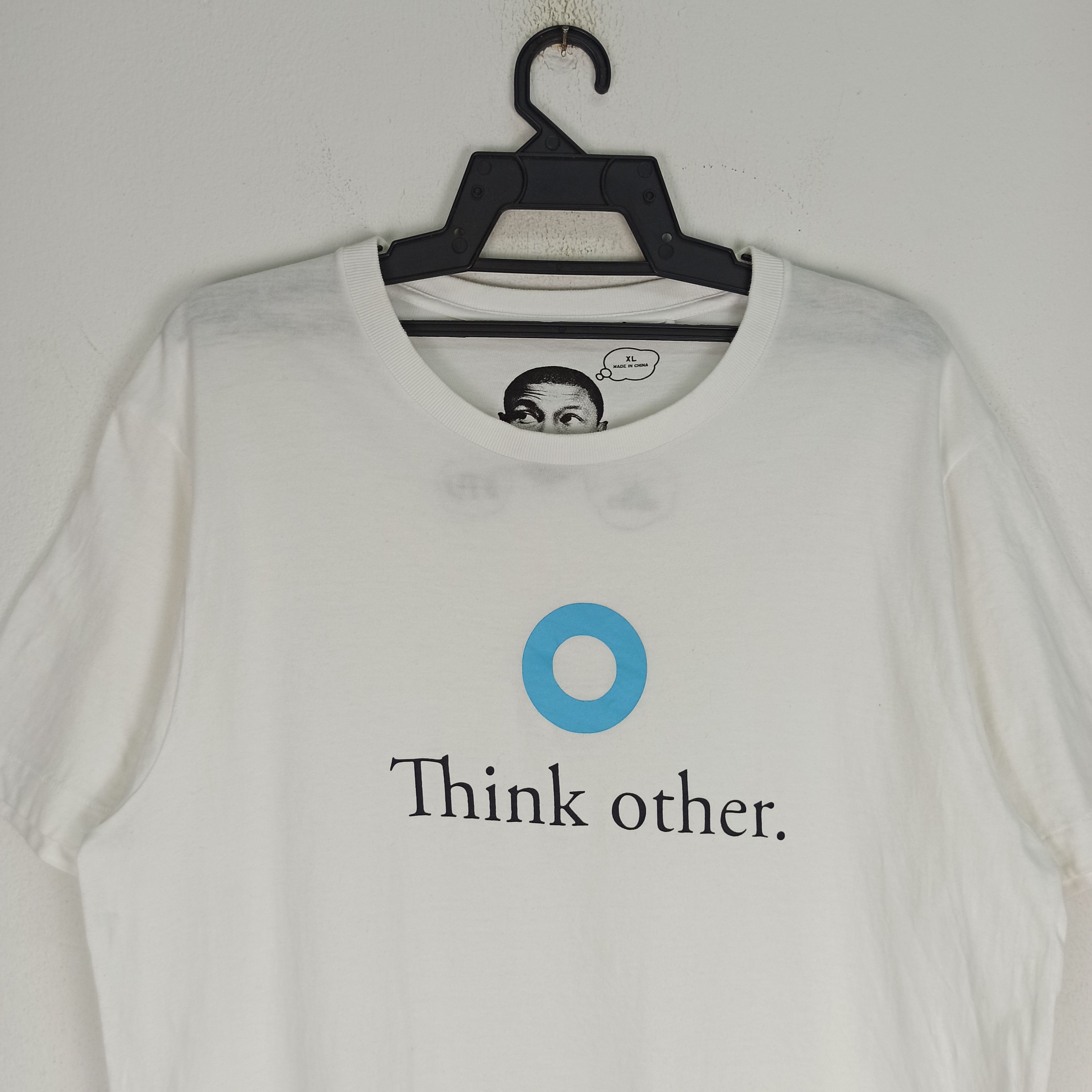 Pharrell × Uniqlo Uniqlo X Pharrell Think Other Size US XL / EU 56 / 4 - 2 Thumbnail