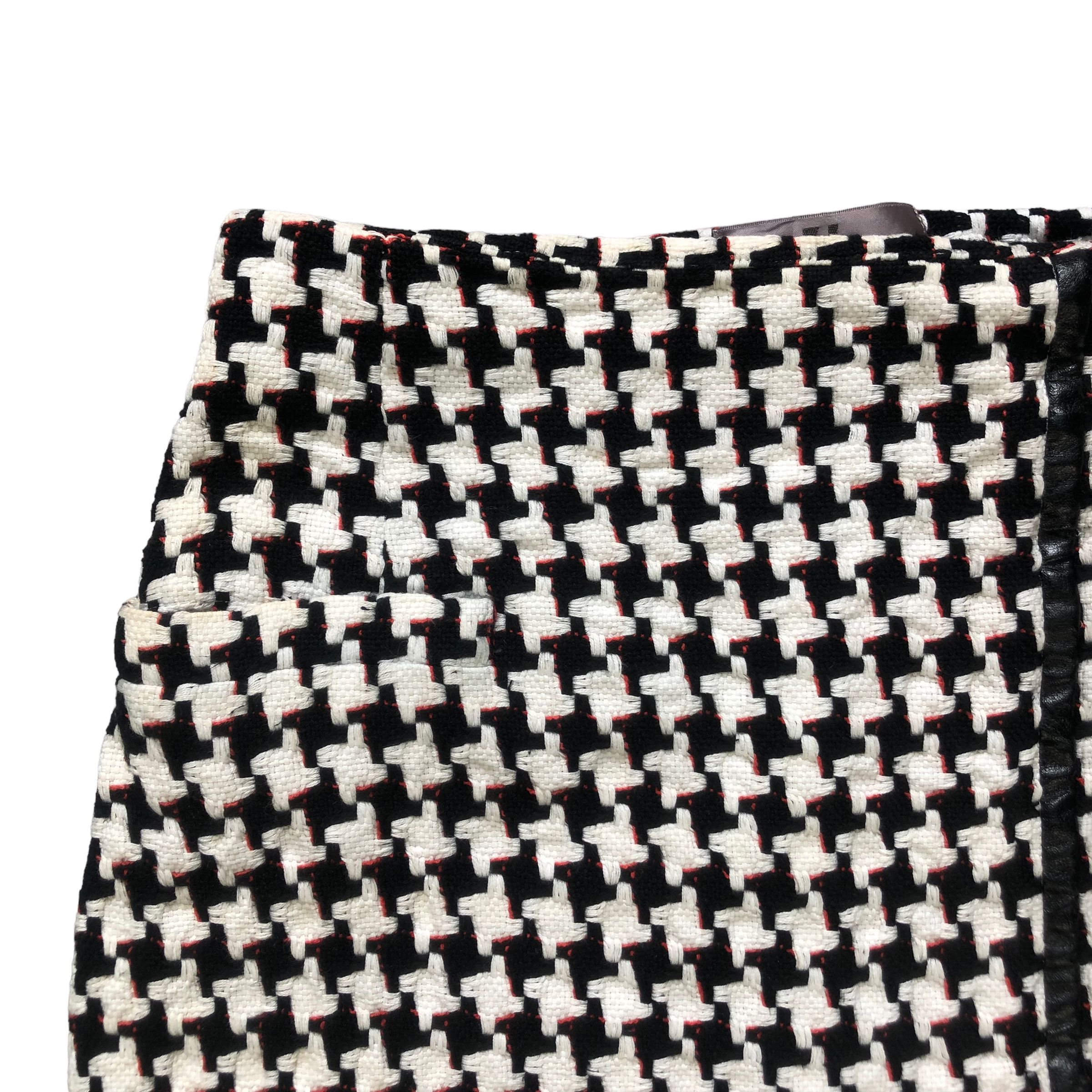 Karl Lagerfeld KARL LAGERFELD SKIRTS #6931-97 Size 24" / US 00 / IT 34 - 3 Thumbnail