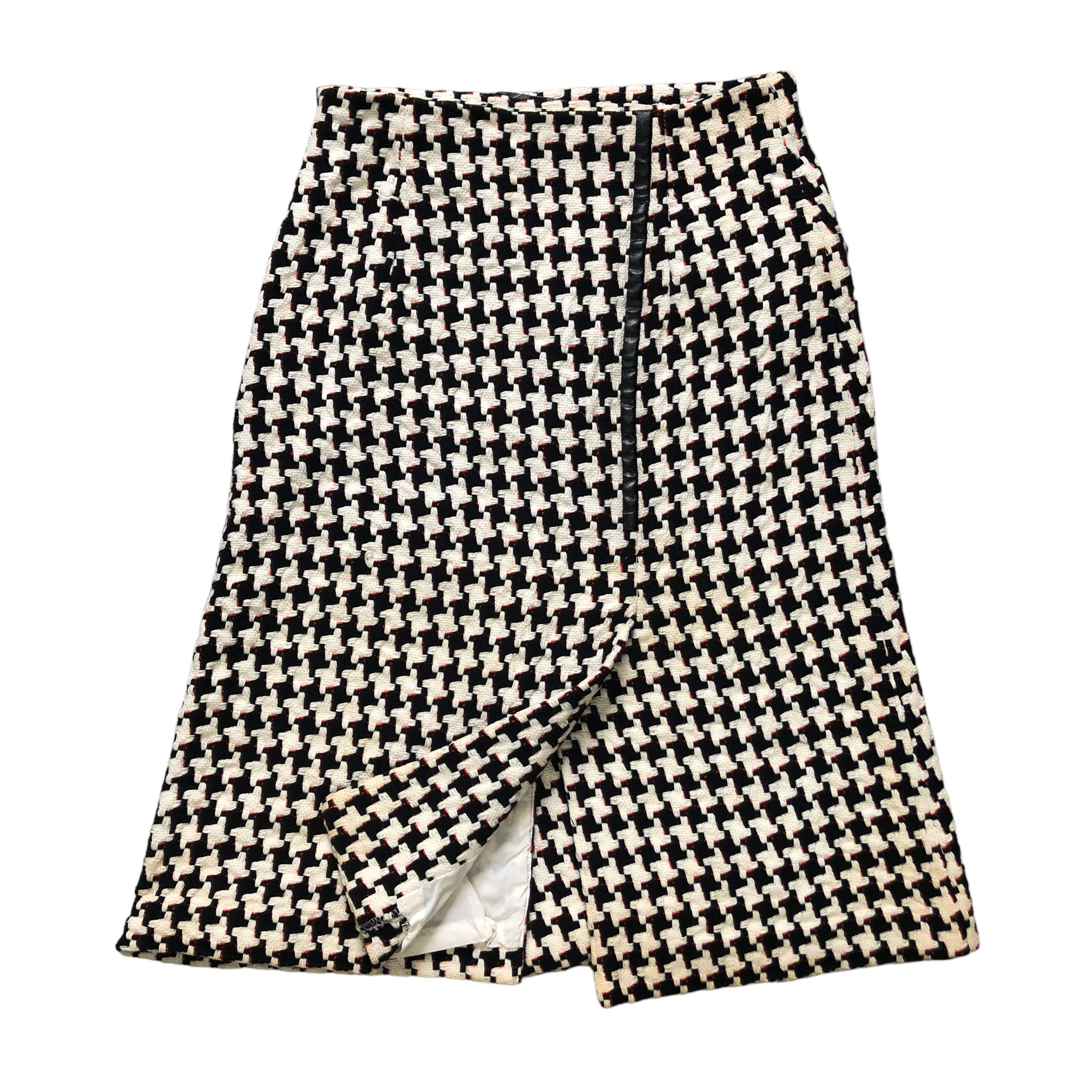 Karl Lagerfeld KARL LAGERFELD SKIRTS #6931-97 Size 24" / US 00 / IT 34 - 10 Thumbnail