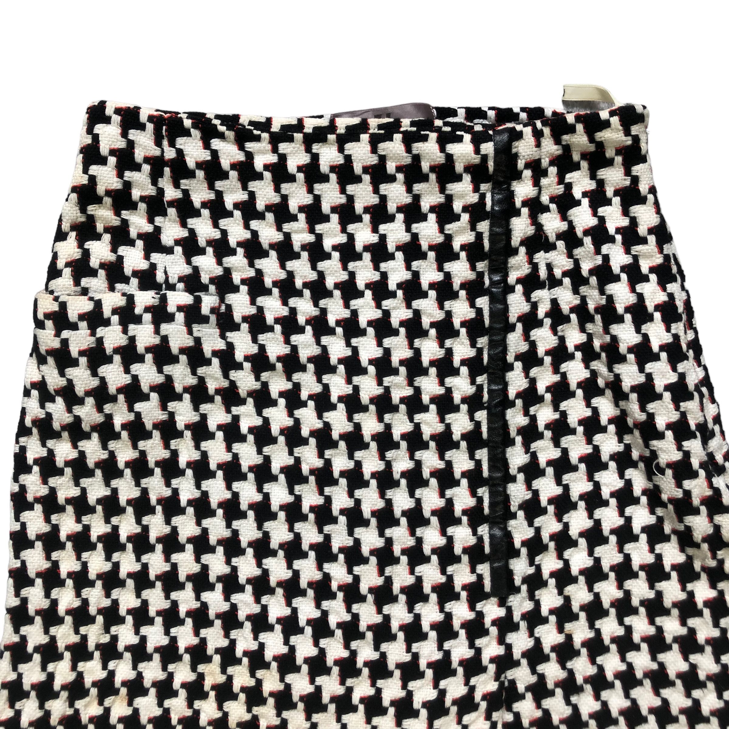 Karl Lagerfeld KARL LAGERFELD SKIRTS #6931-97 Size 24" / US 00 / IT 34 - 2 Thumbnail