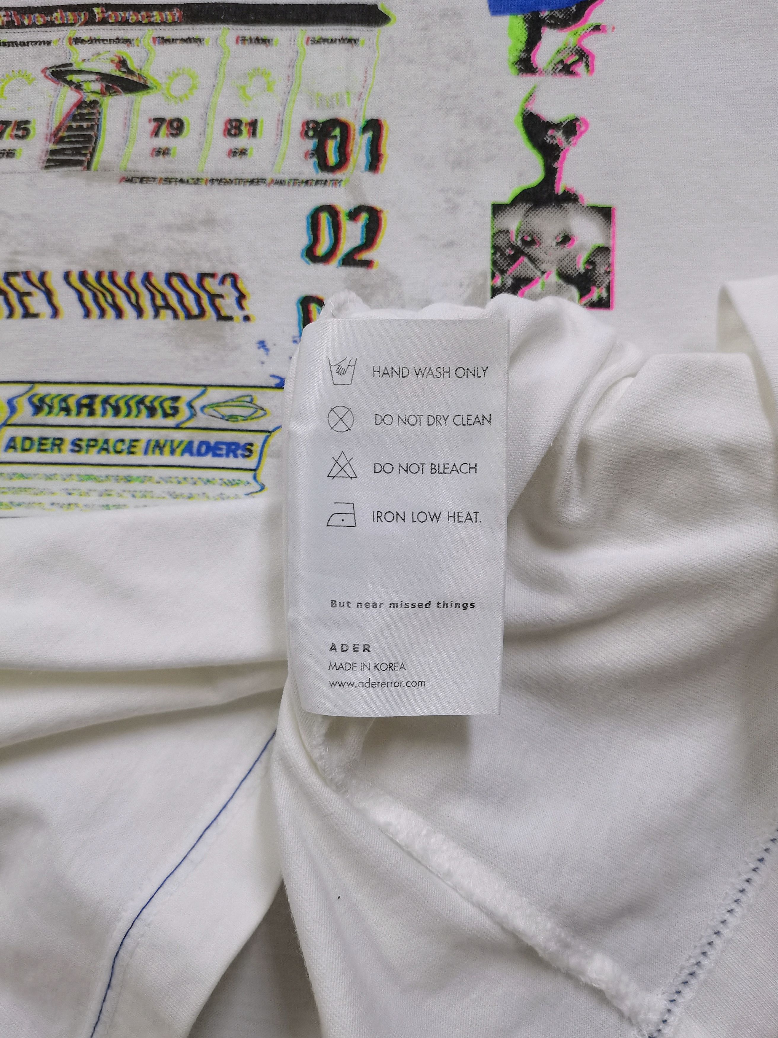 Ader Error 🔥Ader Error🔥Invaders Space Under UFO Attack T-shirt Rare Size US L / EU 52-54 / 3 - 15 Thumbnail