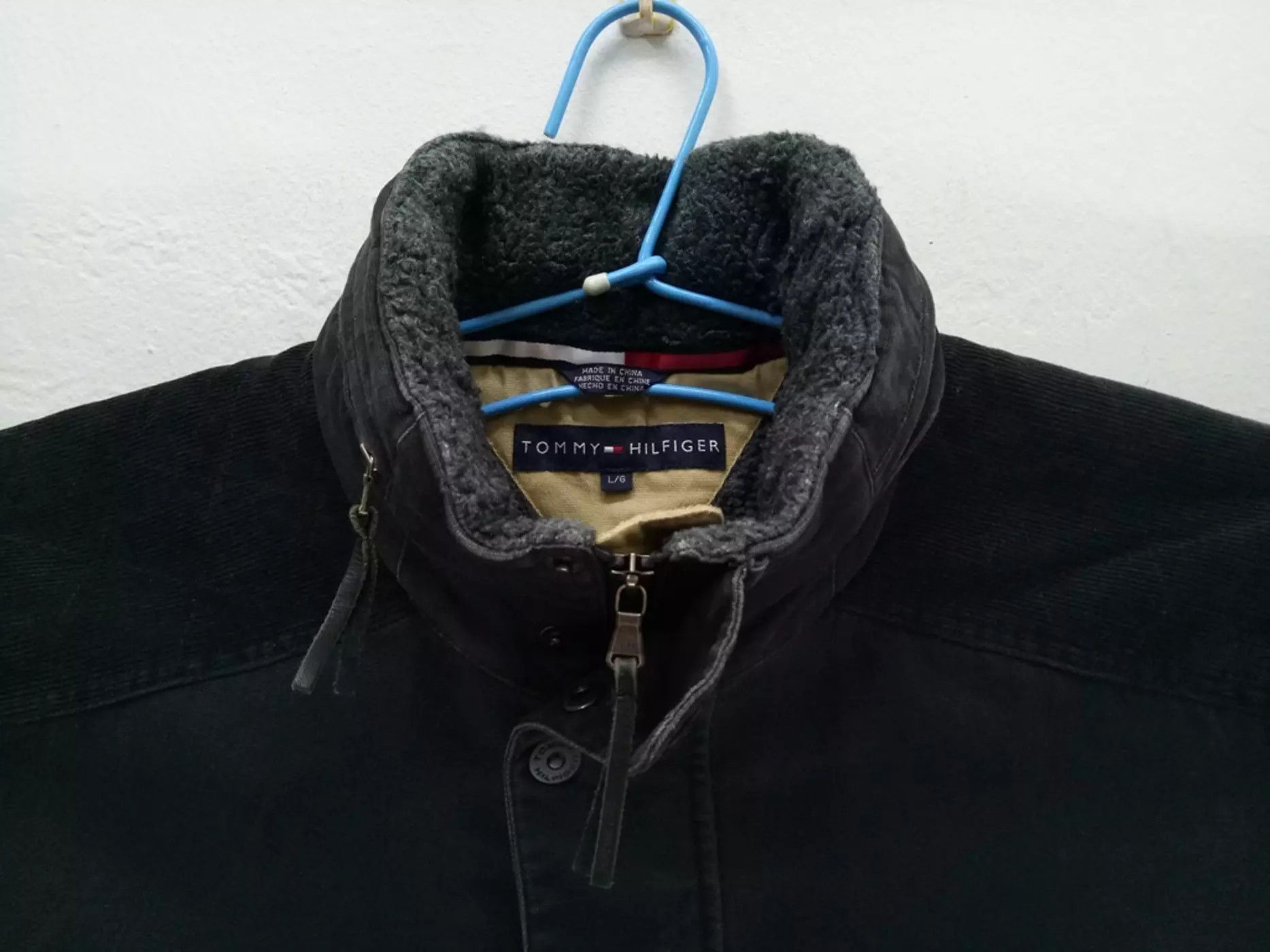 Tommy Hilfiger 🔥🔥🔥Tommy Hilfiger Zip Up Corduroy Denim Jacket Rare Size US L / EU 52-54 / 3 - 3 Thumbnail