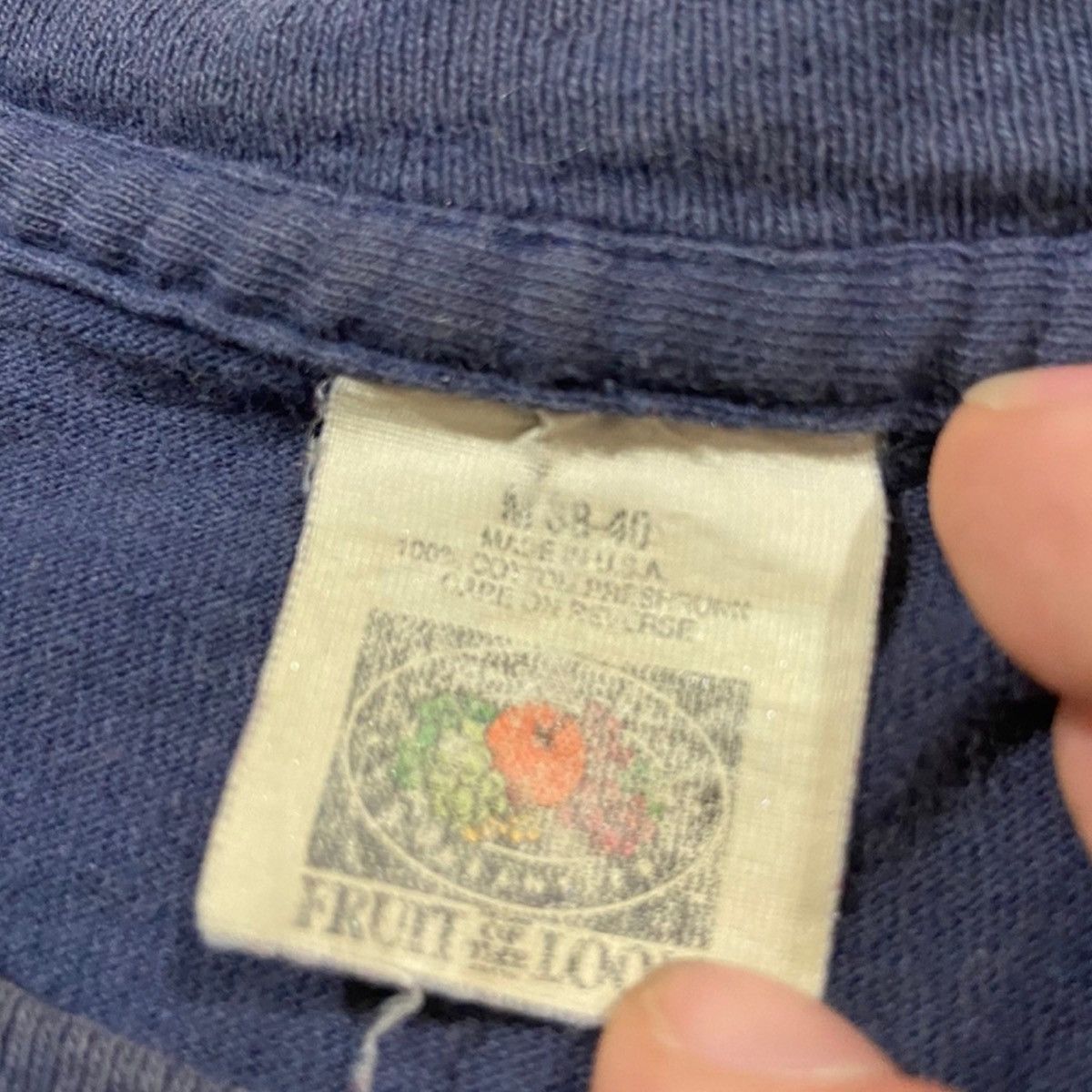 Fruit Of The Loom × Vintage 80’s faded blank navy single stitch tee Size US M / EU 48-50 / 2 - 3 Thumbnail
