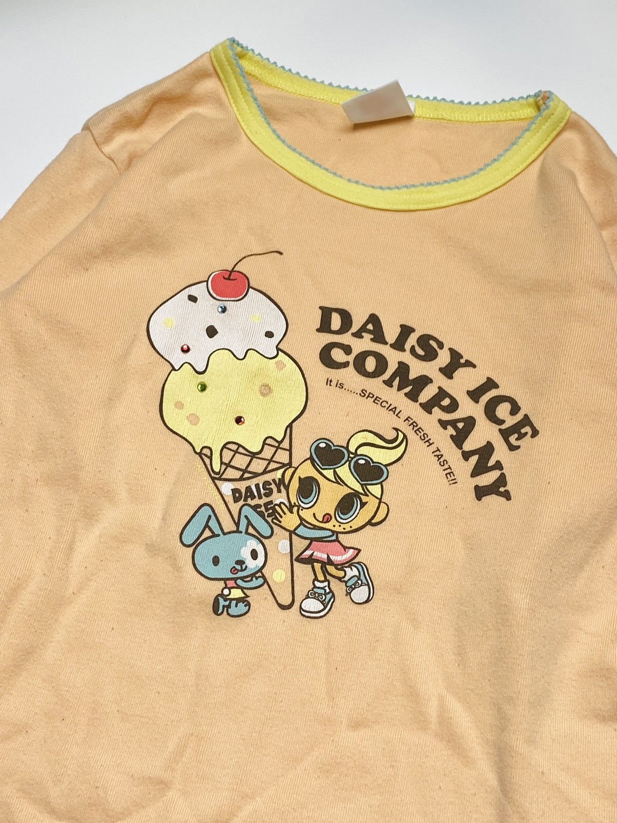 Angel Blue 2000s Daisy Lovers - Daisy Ice Company Baby Tee Size S / US 4 / IT 40 - 2 Thumbnail