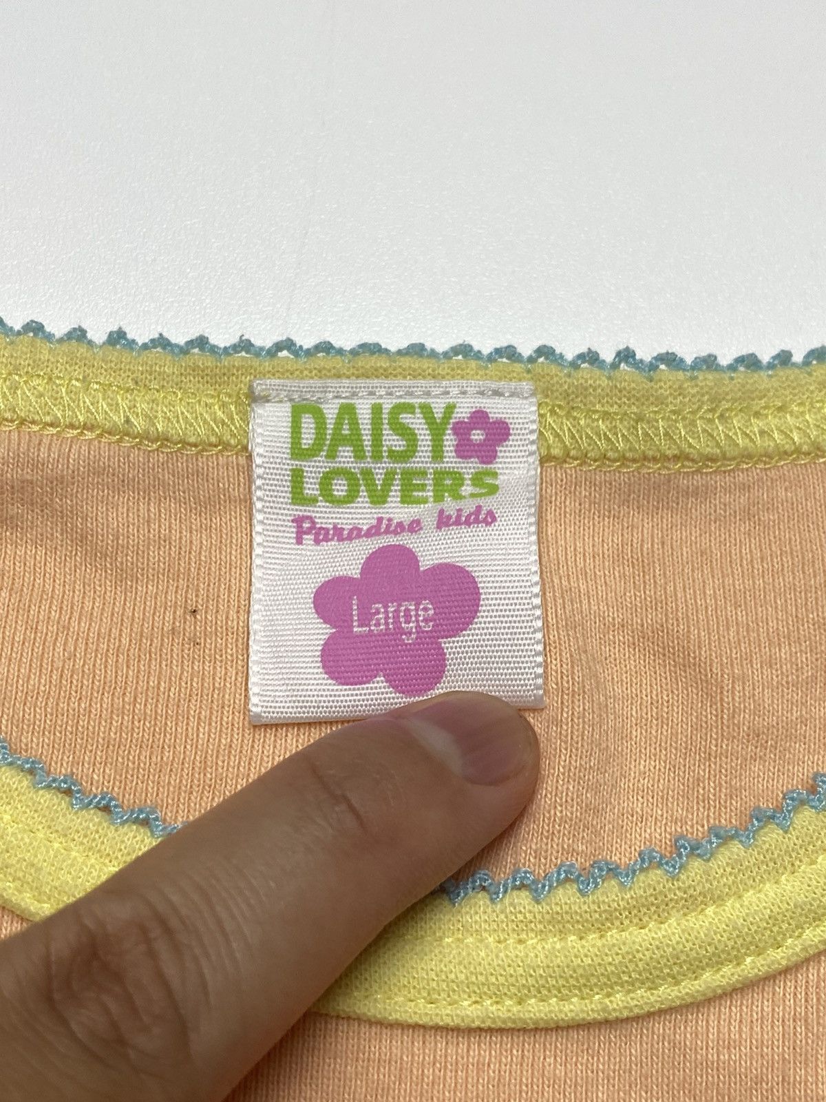Angel Blue 2000s Daisy Lovers - Daisy Ice Company Baby Tee Size S / US 4 / IT 40 - 4 Thumbnail
