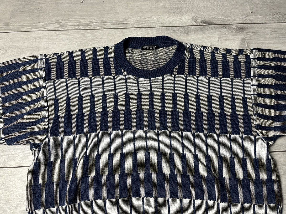 Vintage Vintage sweater abstract logo size Large Size US L / EU 52-54 / 3 - 3 Thumbnail