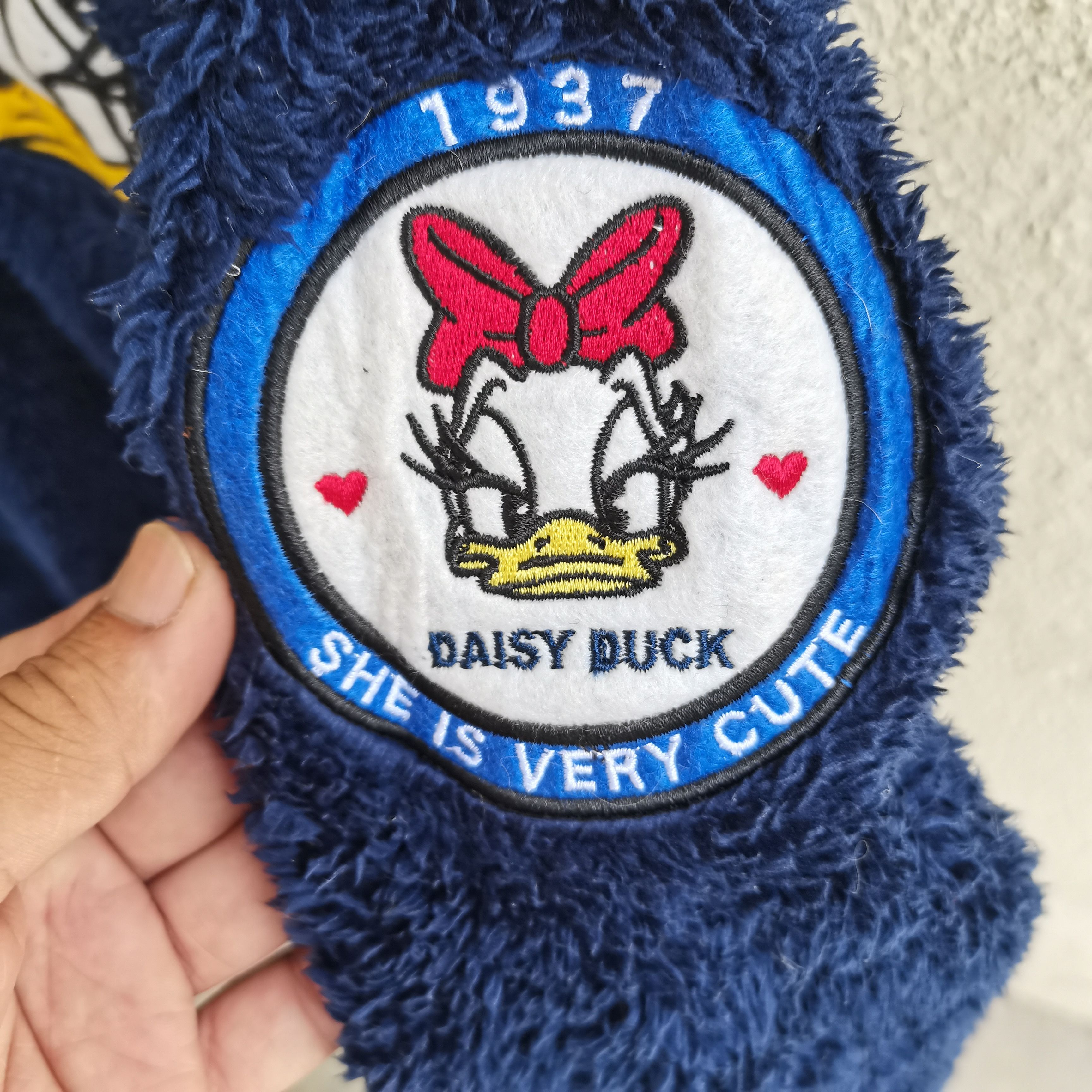 Disney × Vintage Vintage Daisy Duck Mohair/Fleece Sweatshirt Size US L / EU 52-54 / 3 - 4 Thumbnail