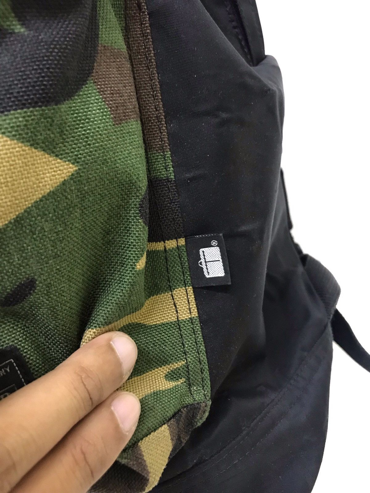 Head Porter Head Porter Backpack Hybrid Camo Black Fit Macbook 8🟩 Size ONE SIZE - 3 Thumbnail