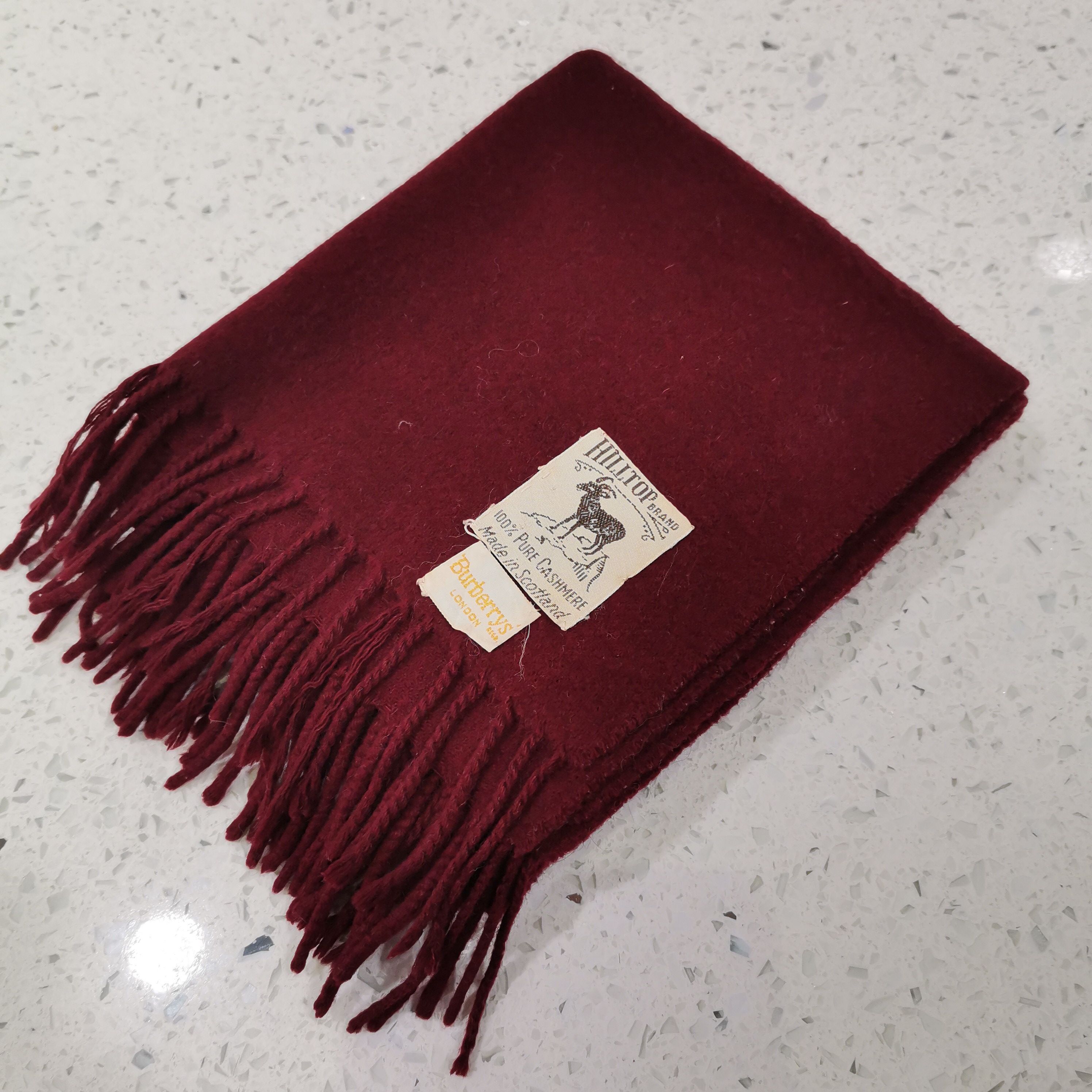 Burberry × Vintage Plain Red Vintage Burberry Cashmere Scarf Size ONE SIZE - 1 Thumbnail