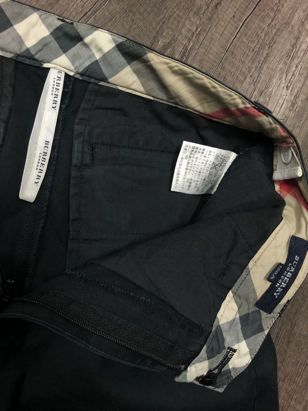 Burberry × Vintage Burberry London Smart Casual Pants Size 27" / US 4 / IT 40 - 8 Thumbnail