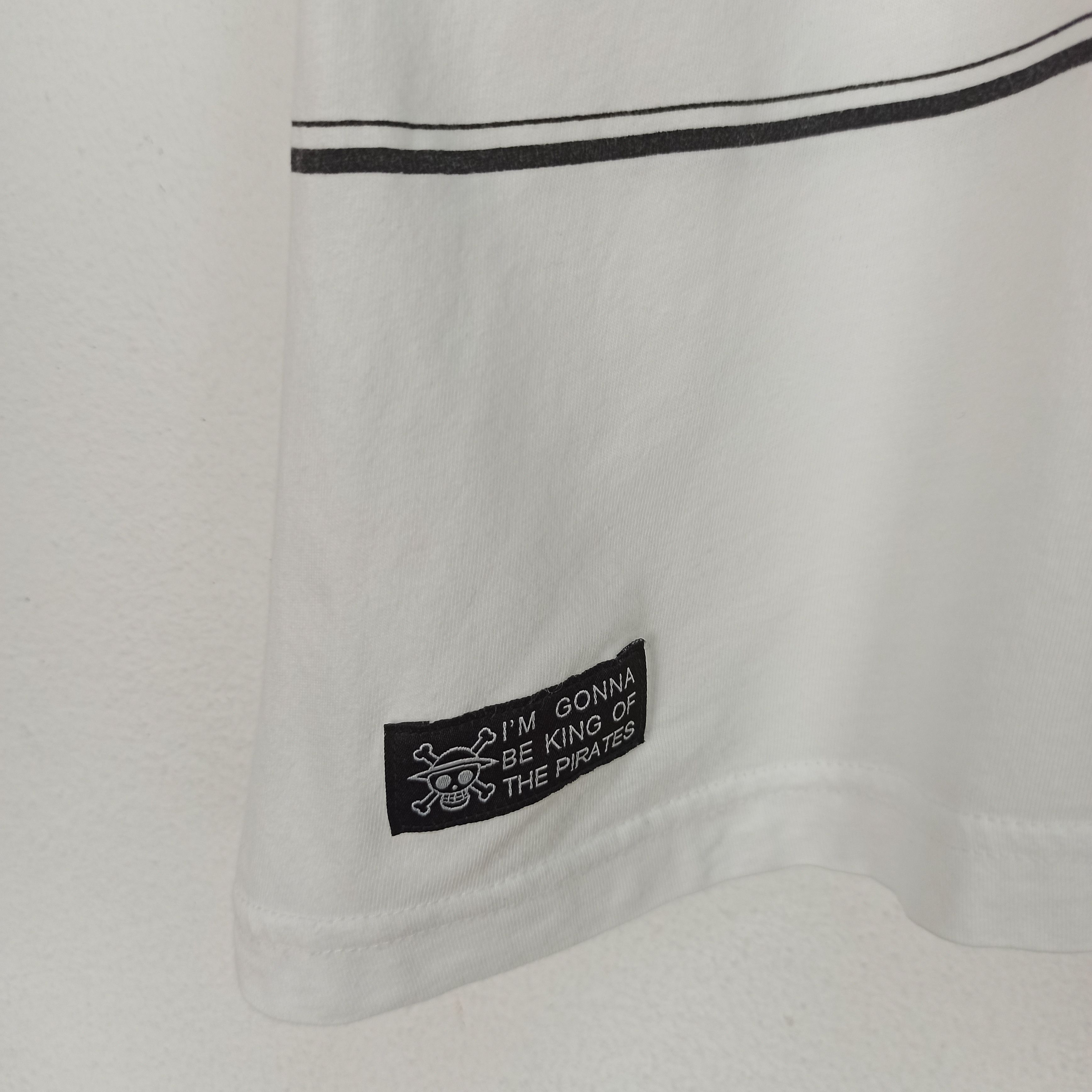 Anime × One Piece × Uniqlo Anime One Piece manga Tshirt Size US M / EU 48-50 / 2 - 4 Thumbnail
