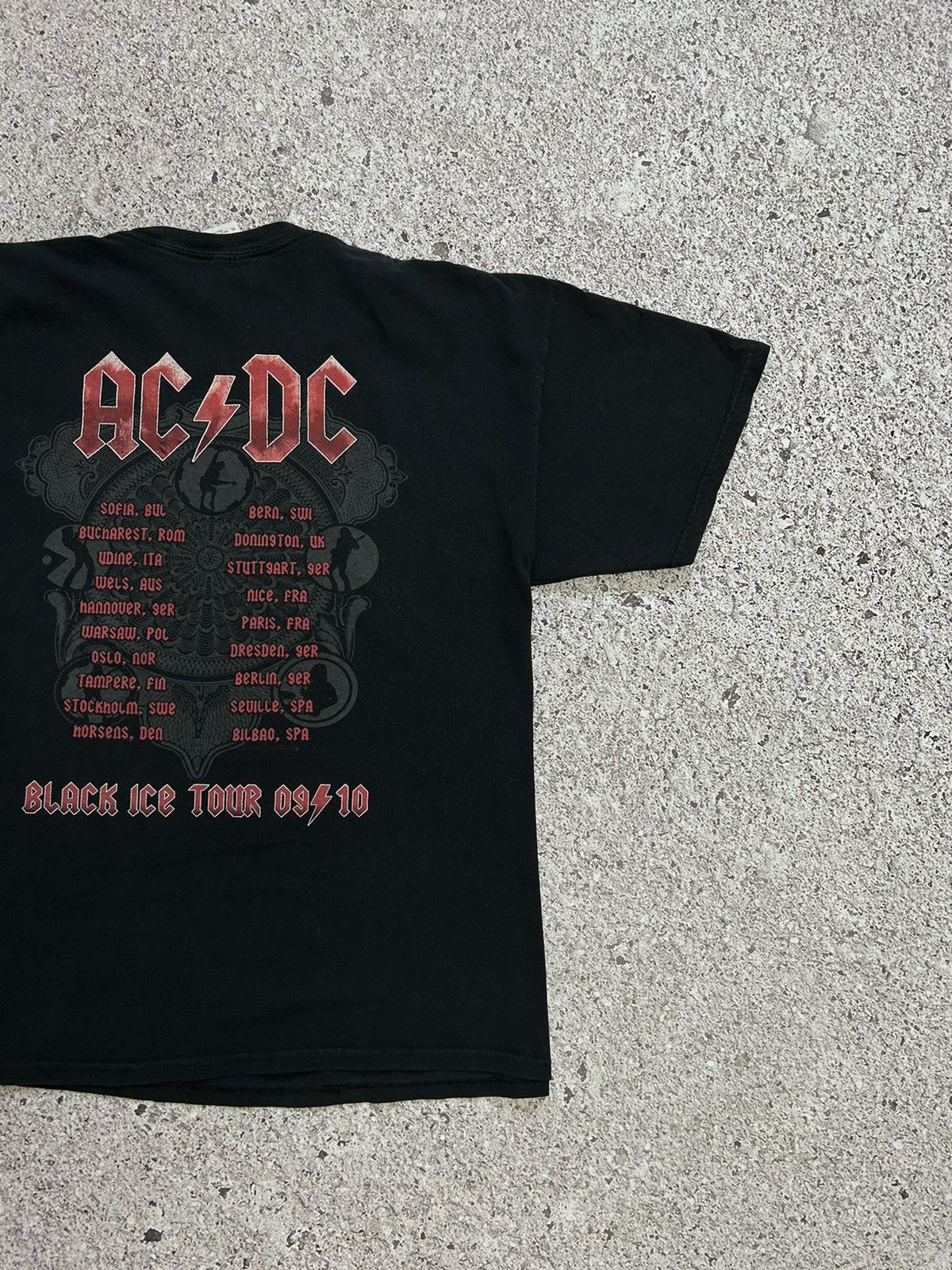 AC/DC × Band Tees Vintage AC/DC European Tour “Black Ice” 2009 2010 T-shirt Size US XL / EU 56 / 4 - 6 Thumbnail