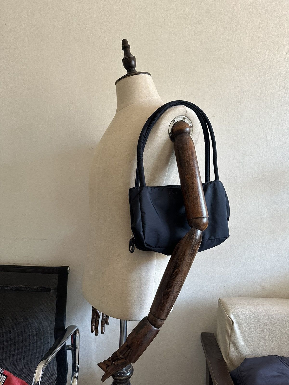 Katharine Hamnett London 2000s Katharine Hamnett Nylon Hobo Pochette Bag Size ONE SIZE - 1 Thumbnail