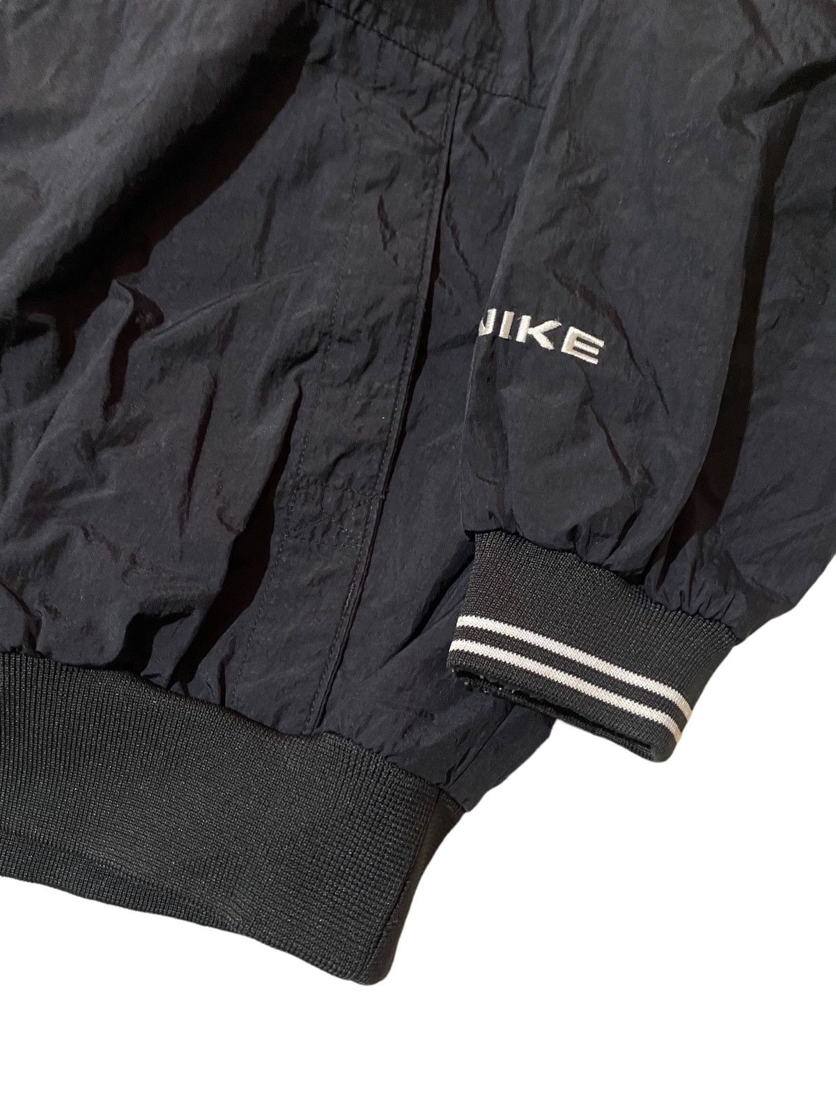 Nike Vintage 90s Nike Windbreaker Shirt Size US L / EU 52-54 / 3 - 7 Thumbnail